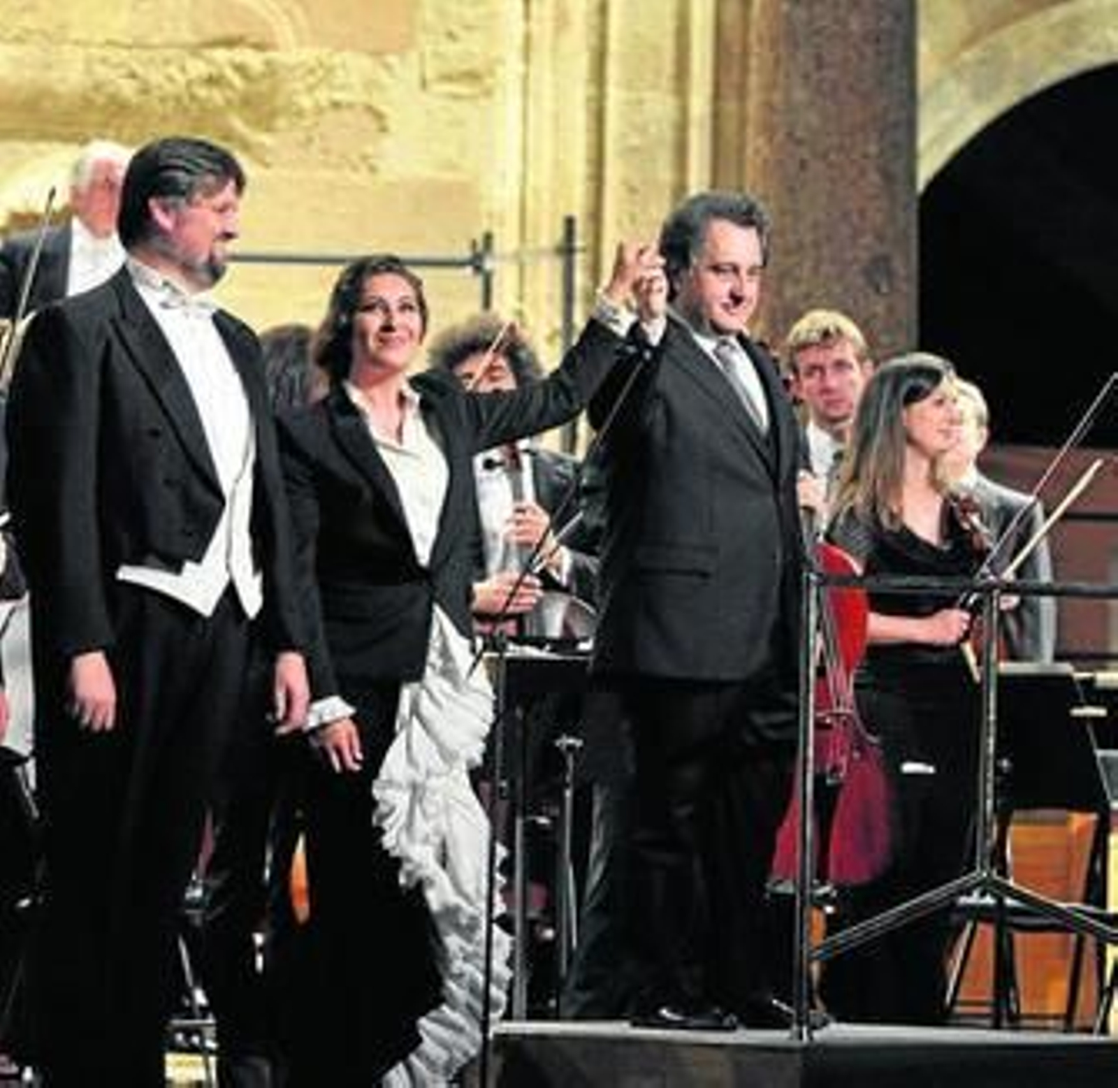 La cantaora Estrella Morente, junto a Josep Pons, en el Palacio de Carlos V.