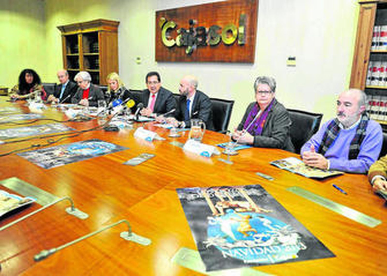 Presentación de 'Los gozos de diciembre 2013' en la Fundación Cajasol ayer.