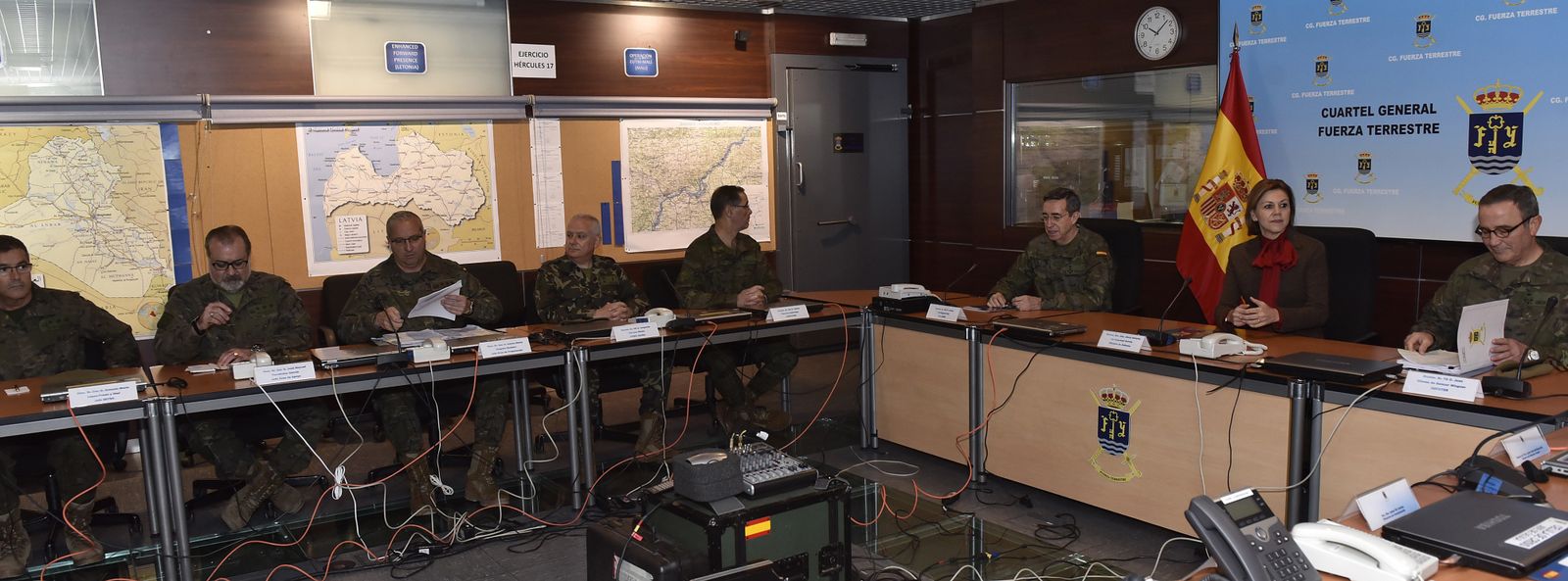 La visita de De Cospedal al Cuartel General de la Fuerza Terrestre.