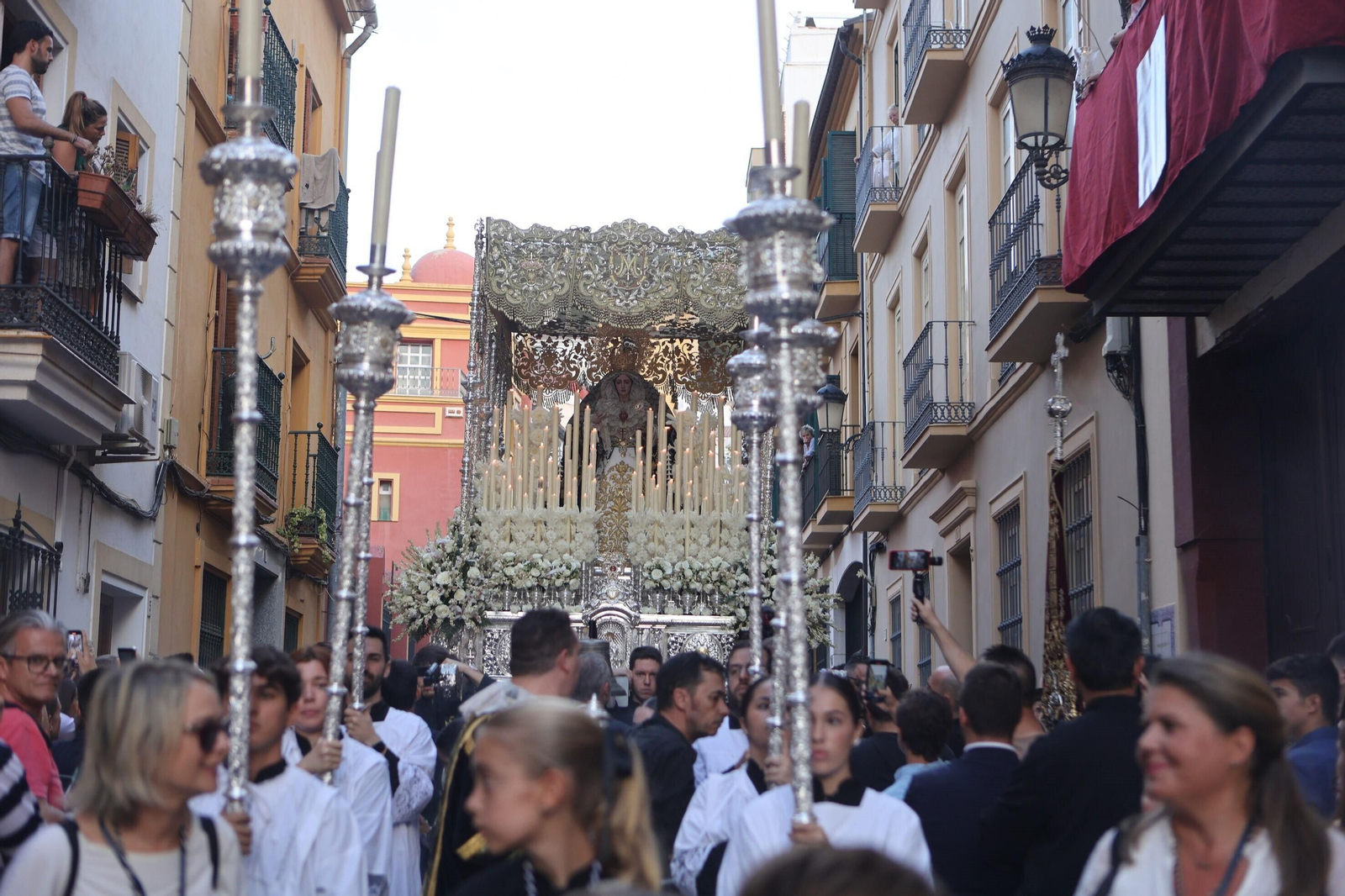 Las fotos de la procesión de Nuestra Señora de la Caridad por el barrio de la Victoria