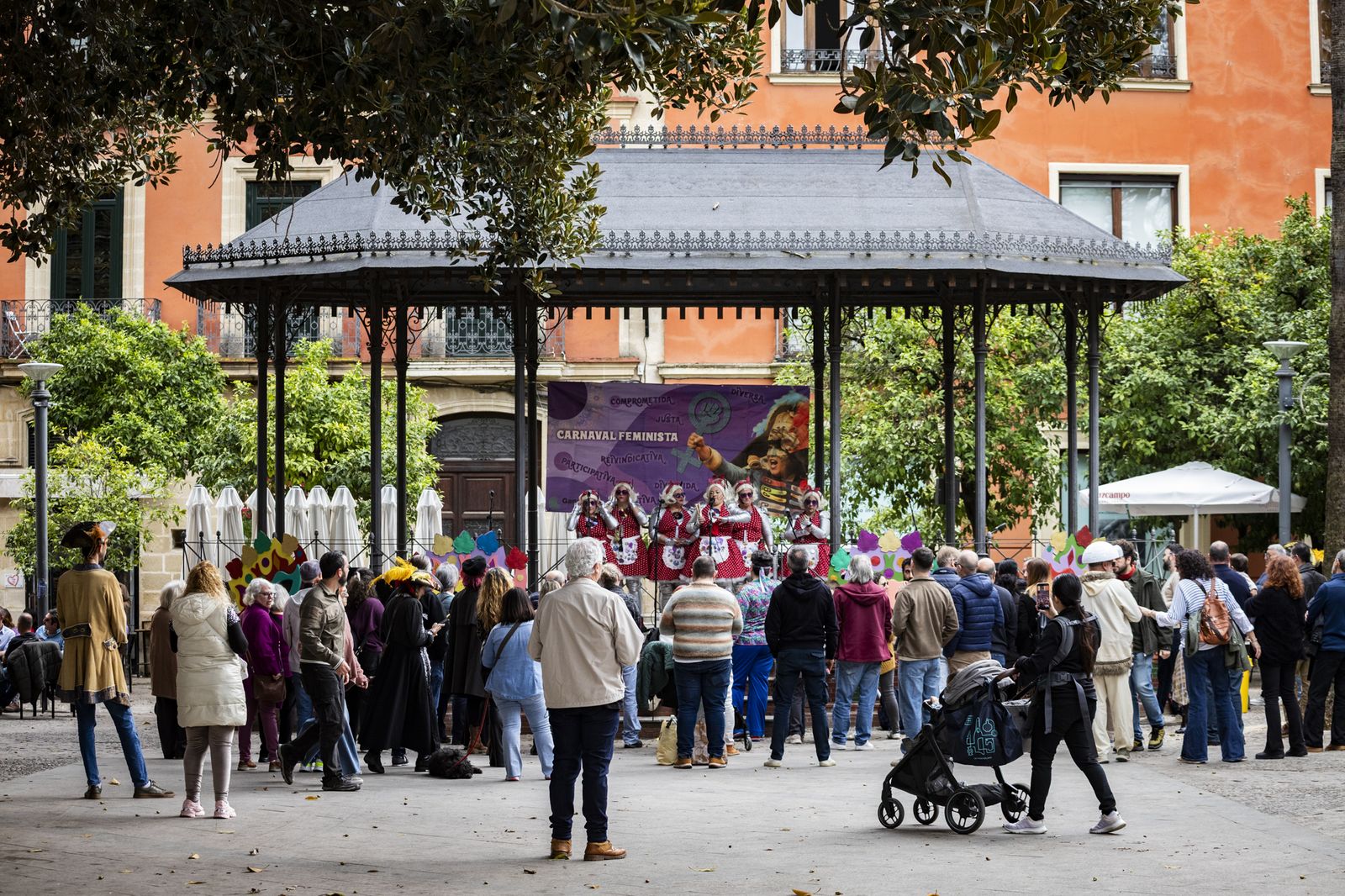 8M en Jerez: Carnaval Feminista en la Plaza del Banco