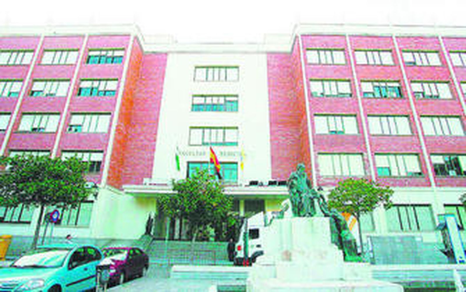 El equipamiento que alberga la Facultad de Medicina podría acoger la titulación de Psicología.