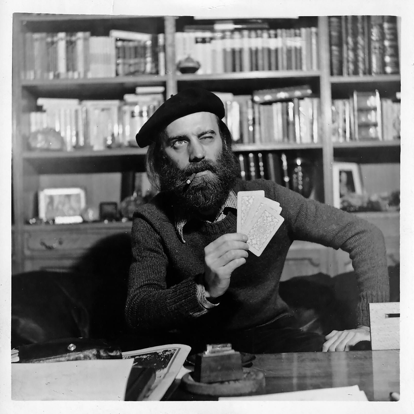 Una fotografía de Javier Krahe incluida en su biografía escrita por Federico de Haro. Una fotografía de Javier Krahe incluida en su biografía escrita por Federico de Haro.