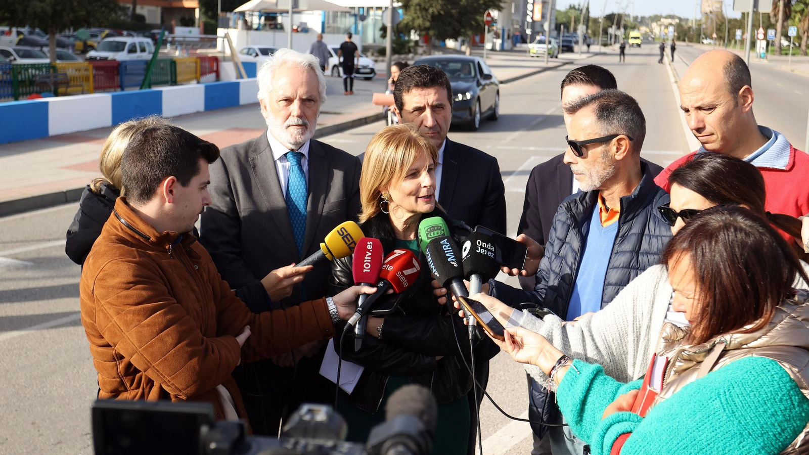 Imágenes de la inauguración de la rotonda de la Policía Nacional en Jerez