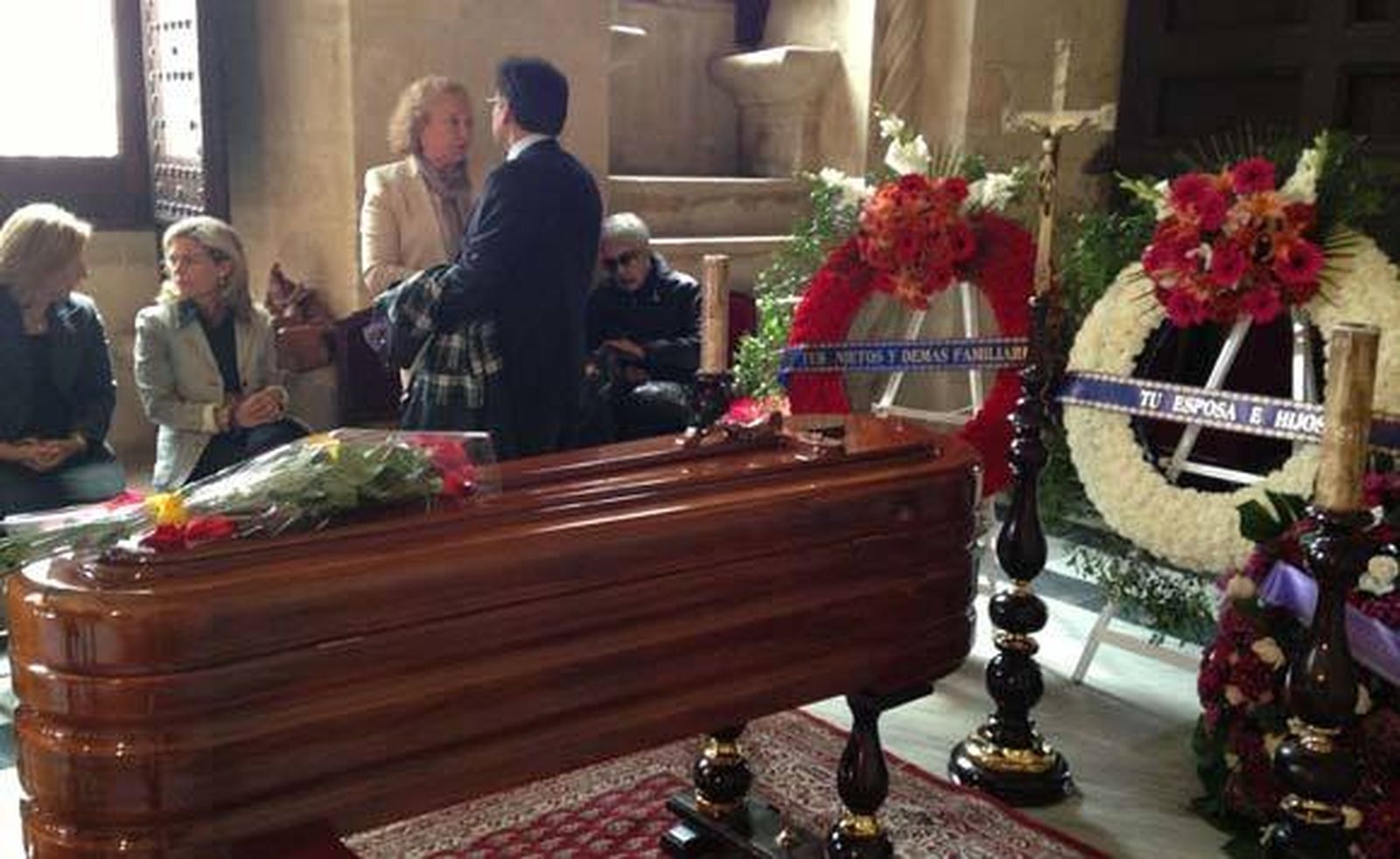 El mundo del toro despide a Pepe Luis Vázquez en el Ayuntamiento de Sevilla