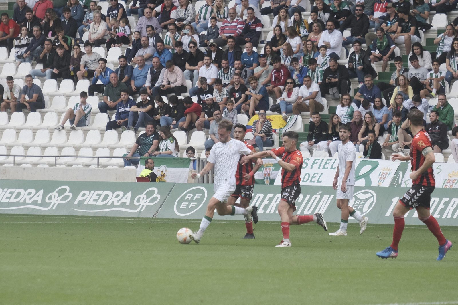 La victoria del Córdoba B ante el Salerm Puente Genil, en imágenes