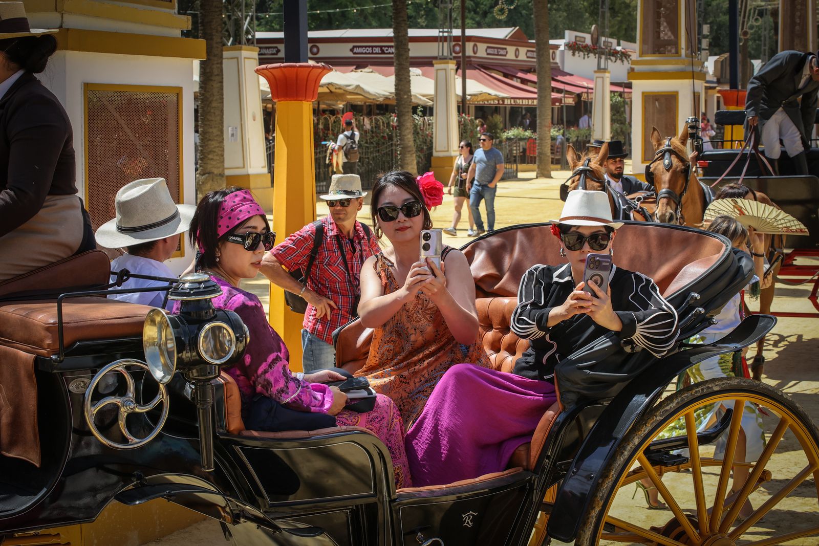 Búscate en las fotos  del jueves en la Feria de Jerez