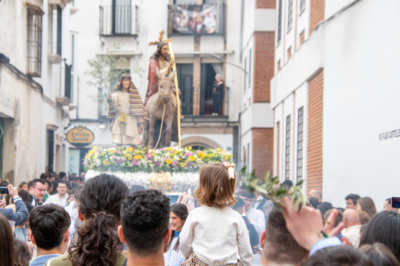 La procesión de la Borriquita de Montilla el Domingo de Ramos 2024, en imágenes
