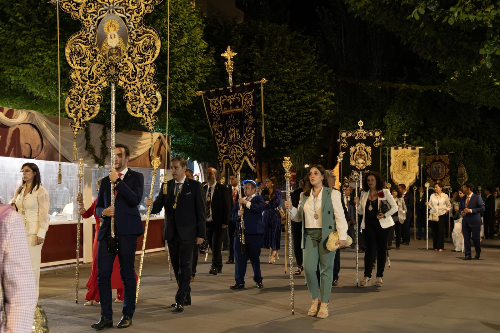 Santa Ana, patrona de Torredelcampo, recibe el bastón de mando como Alcaldesa Perpetua.