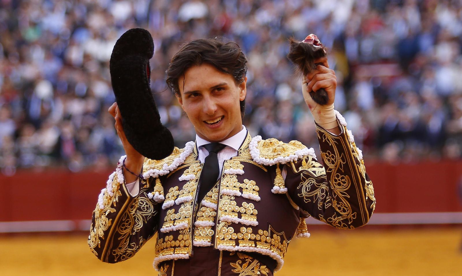 Andrés Roca Rey, galardonado como mejor torero por Caja Rural del Sur.