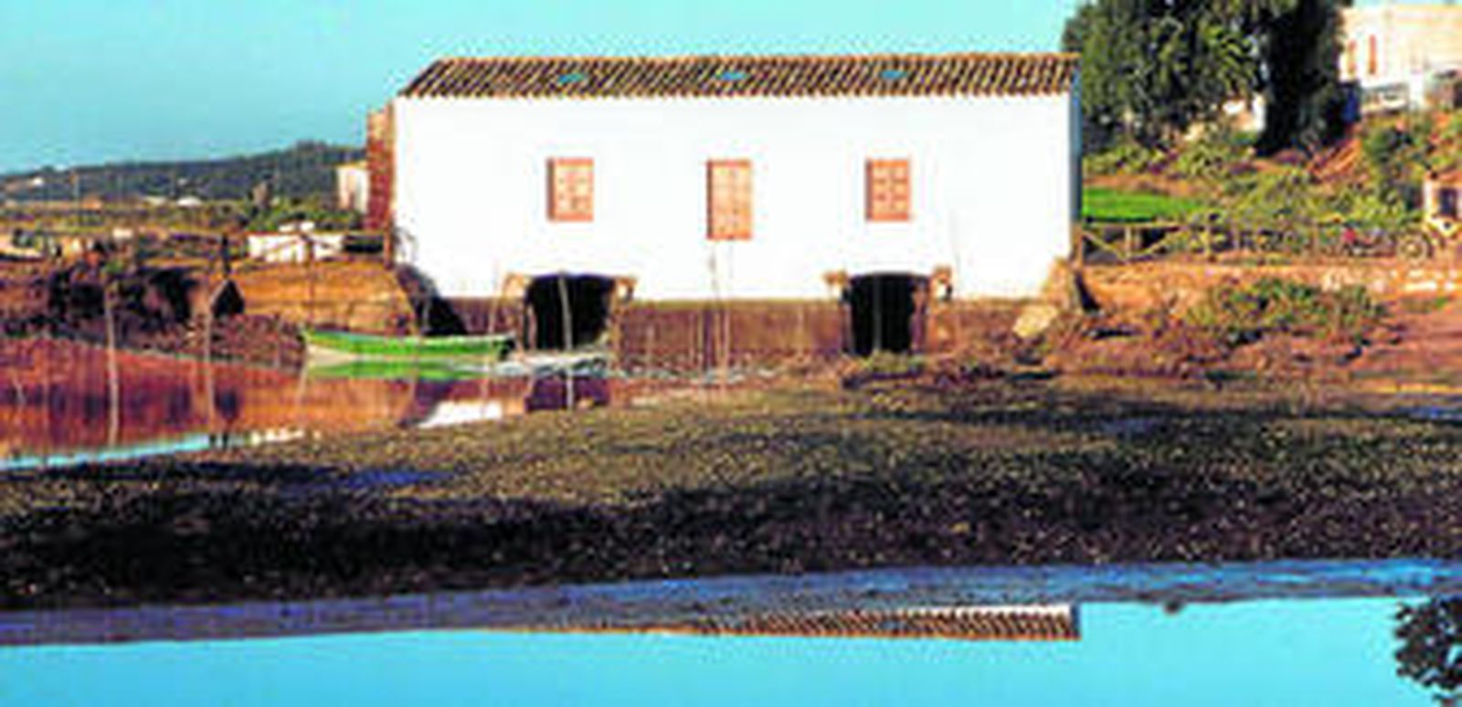 Molino de Tamujar Grande, en Pozo del Camino, convertido en Centro de Interpretación del Patrimonio Natural y Cultural de las Marismas.