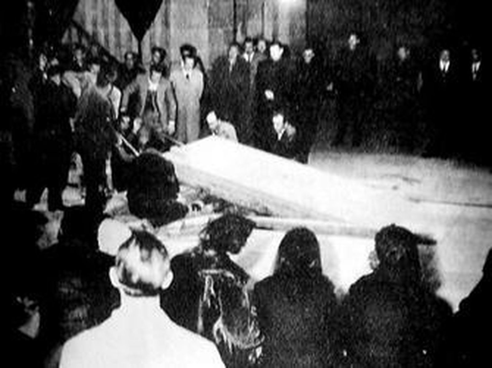 1959Los restos de José Antonio Primo de Rivera, trasladados al Valle de los Caídos