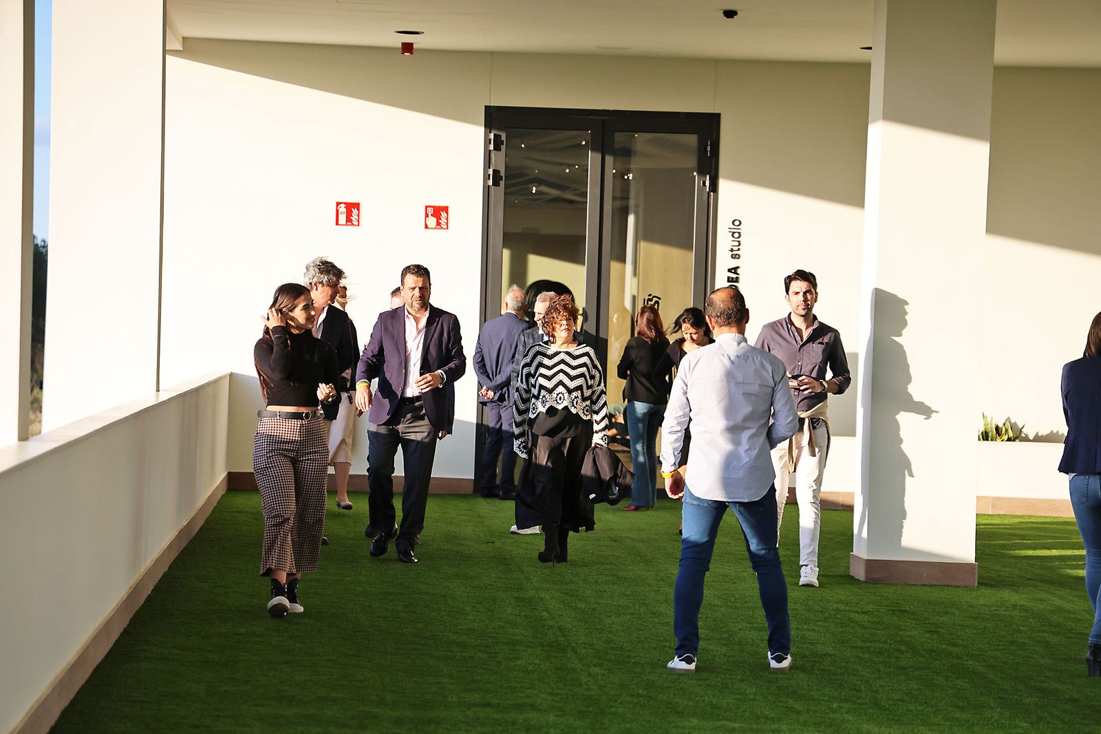 Movitransa presenta los nuevos modelos de BMW IX2 y el X2 en el complejo deportivo Lamiya