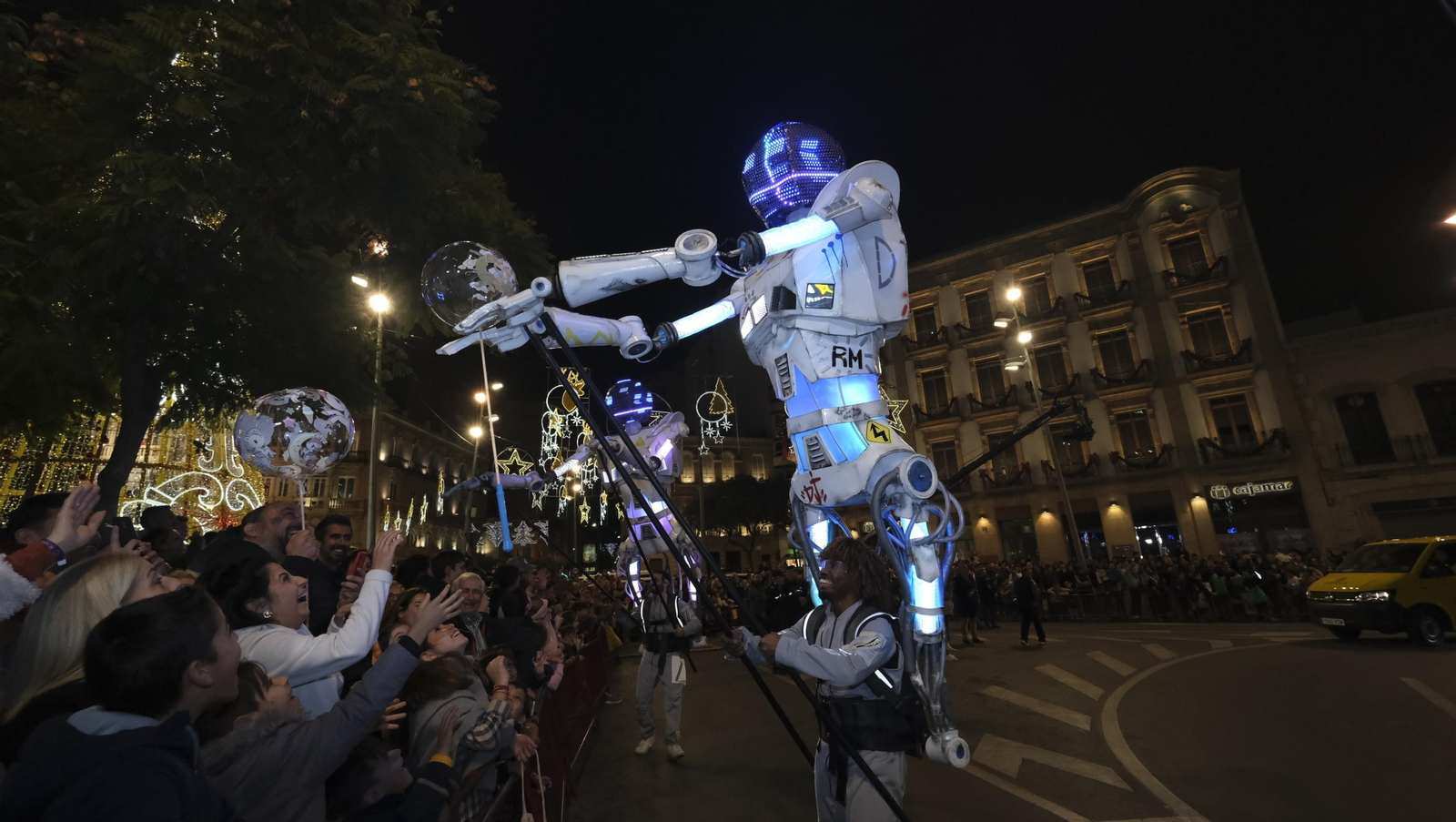Imágenes de la Cabalgata de los Reyes Magos en Almería