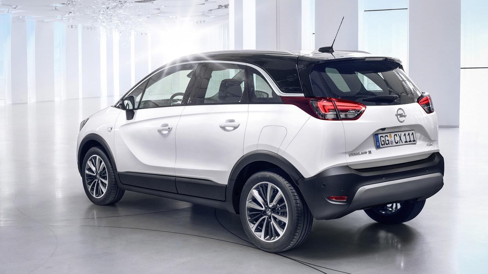 Comparte numerosos elementos con el Citroën C3 Aircross.