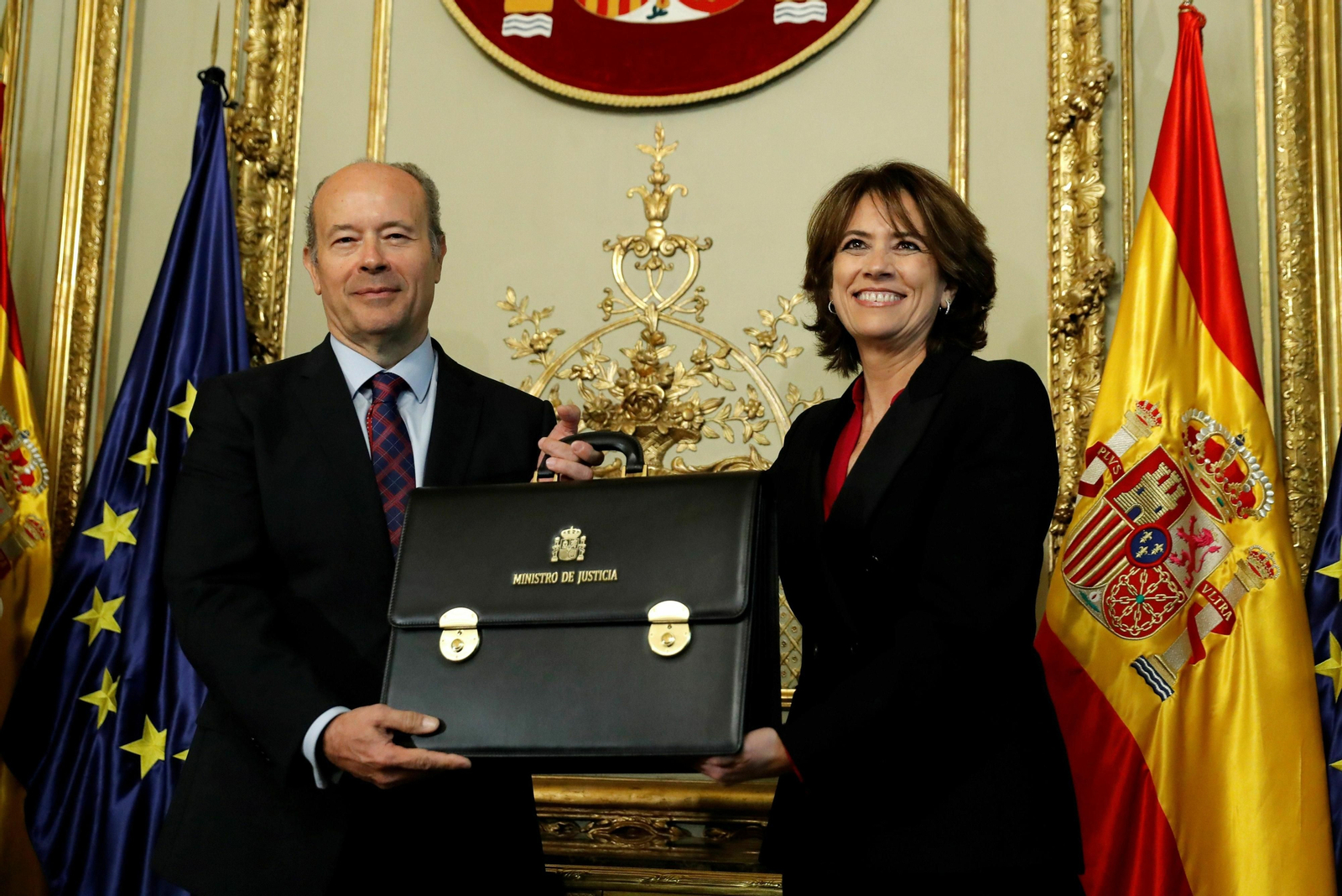 Los ministros reciben sus carteras