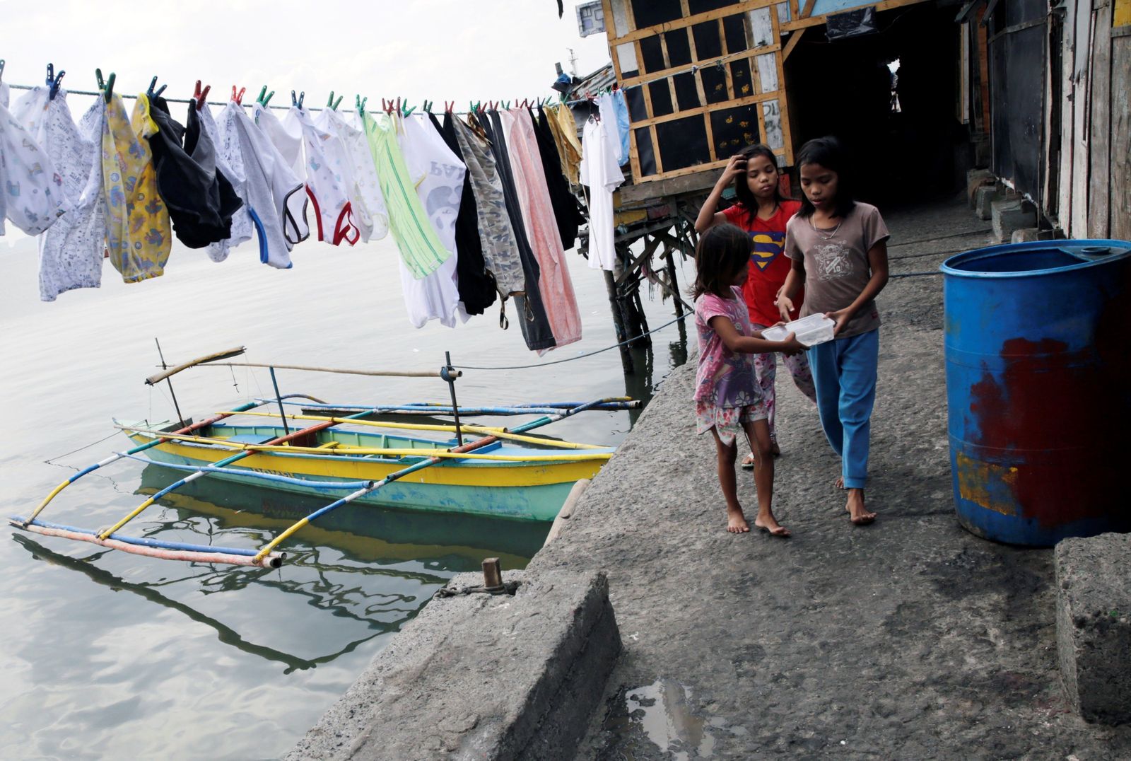 Casas en un mar de plástico filipino