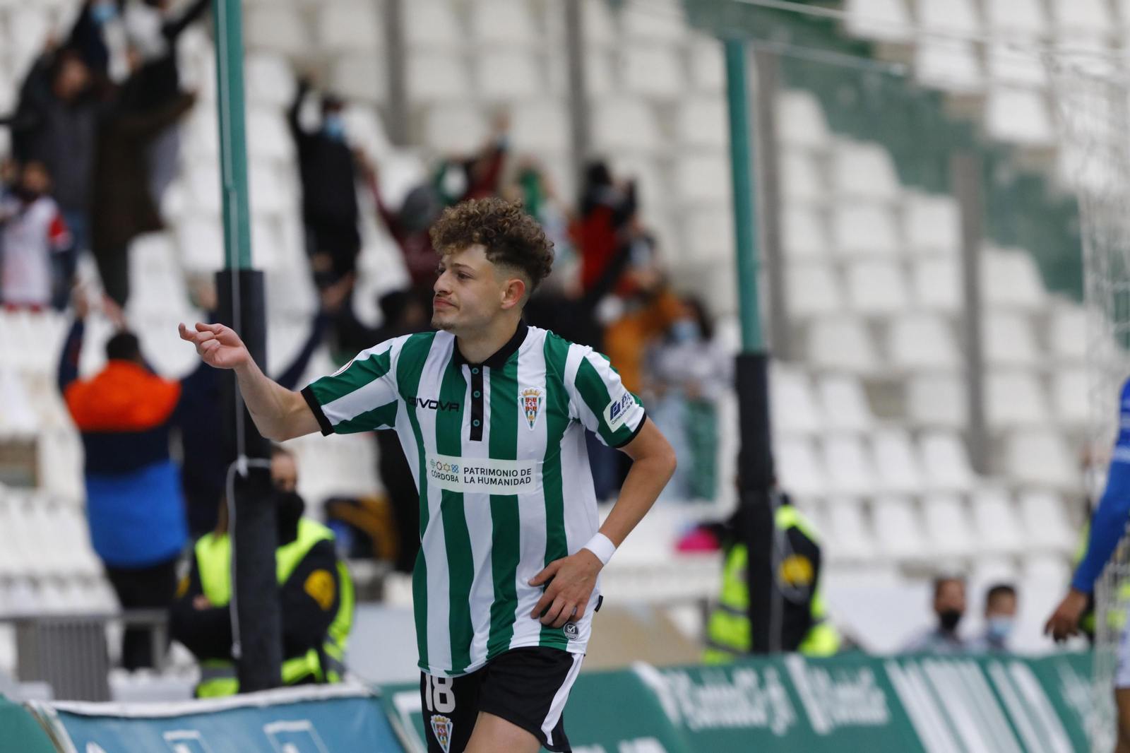 Simo celebra su tanto marcado al Xerez  DFC la pasada campaña en El Arcángel.