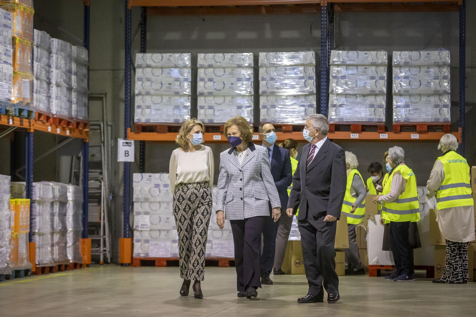 Imágenes de la visita de la Reina Sofía al Banco de Alimentos de Cádiz
