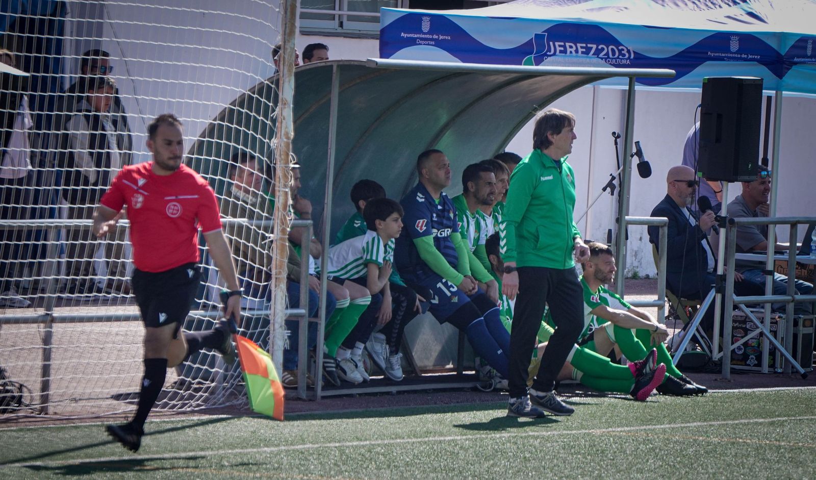 Imágenes del partido de Veteranos del Xerez CD y el Betis