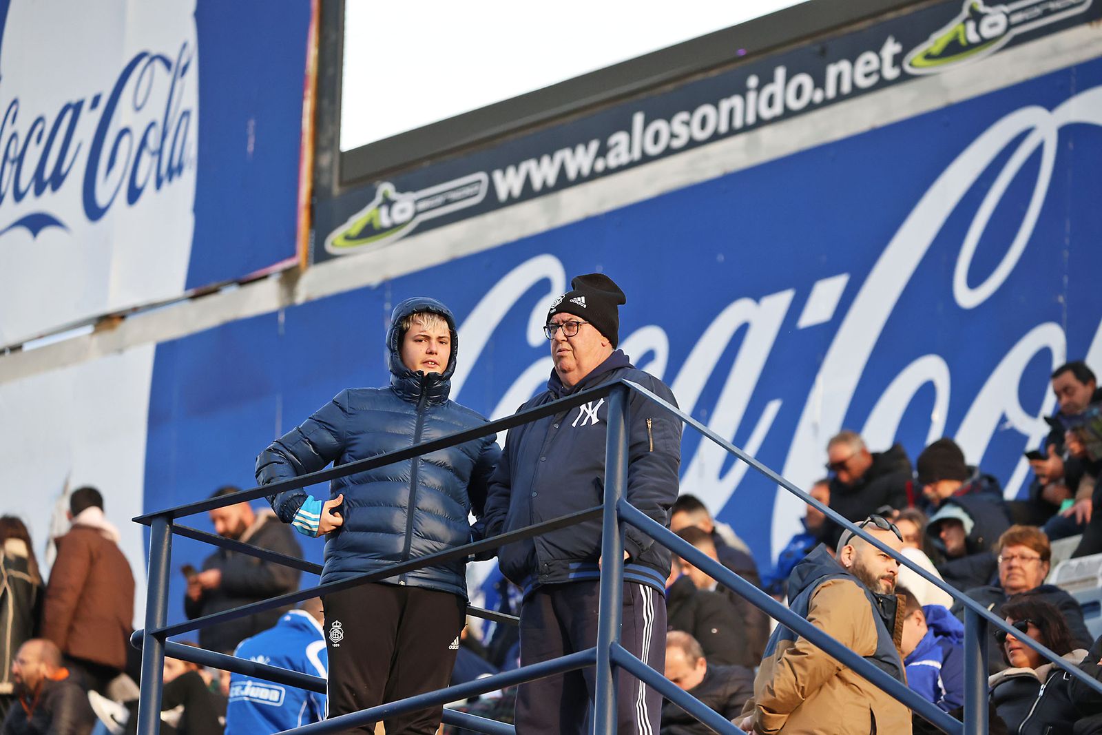Búscate en las gradas del Nuevo Colombino en el Recreativo de Huelva-Atlético Sanluqueño