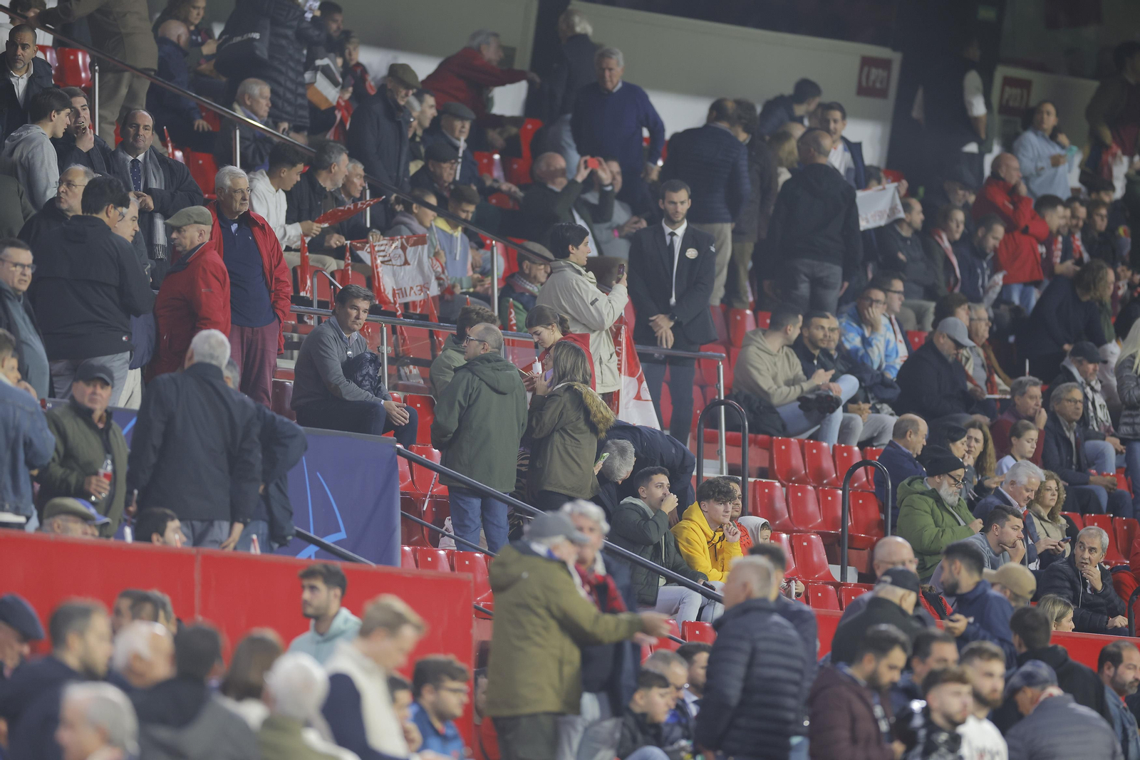 Búscate en las fotos del Sevilla Fc- PSV