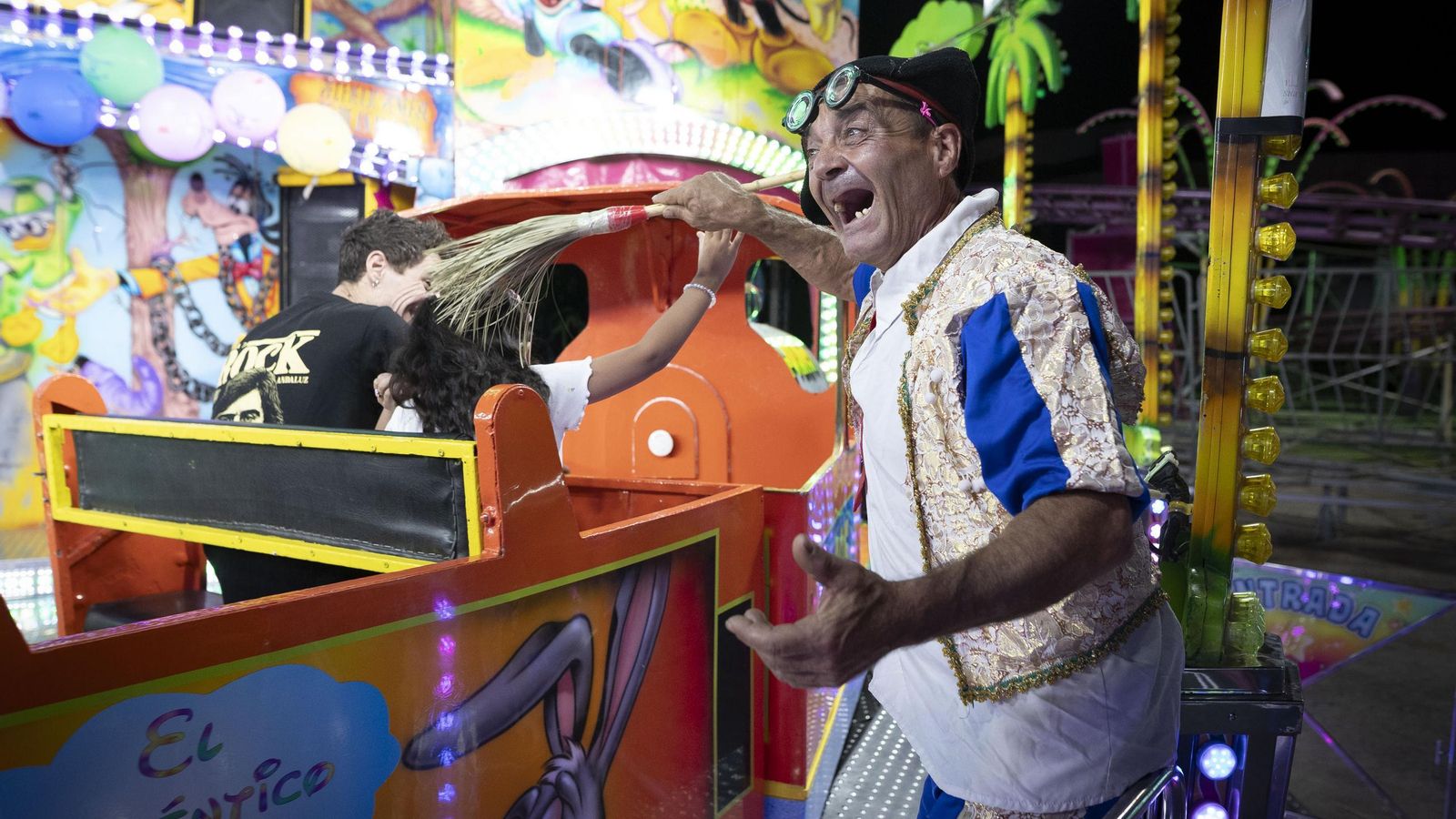 Uno de los animadores del tren de la bruja