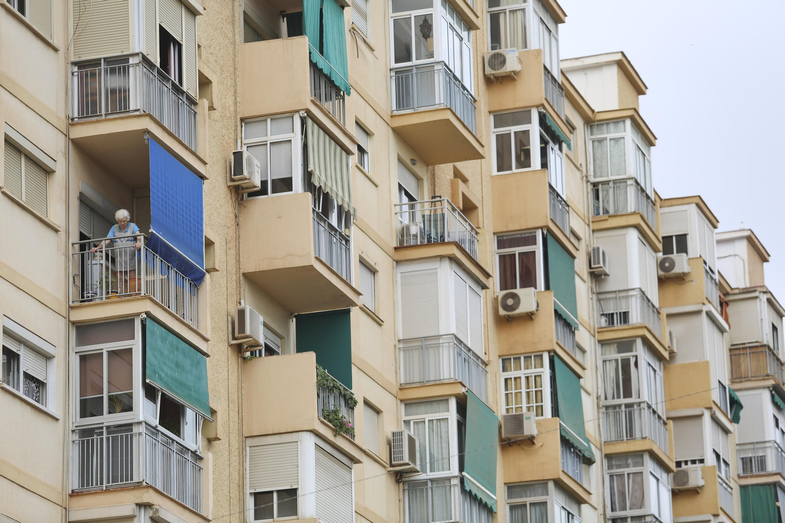 Decir barrio es decir vecindad y decir, al mismo tiempo, soledad.