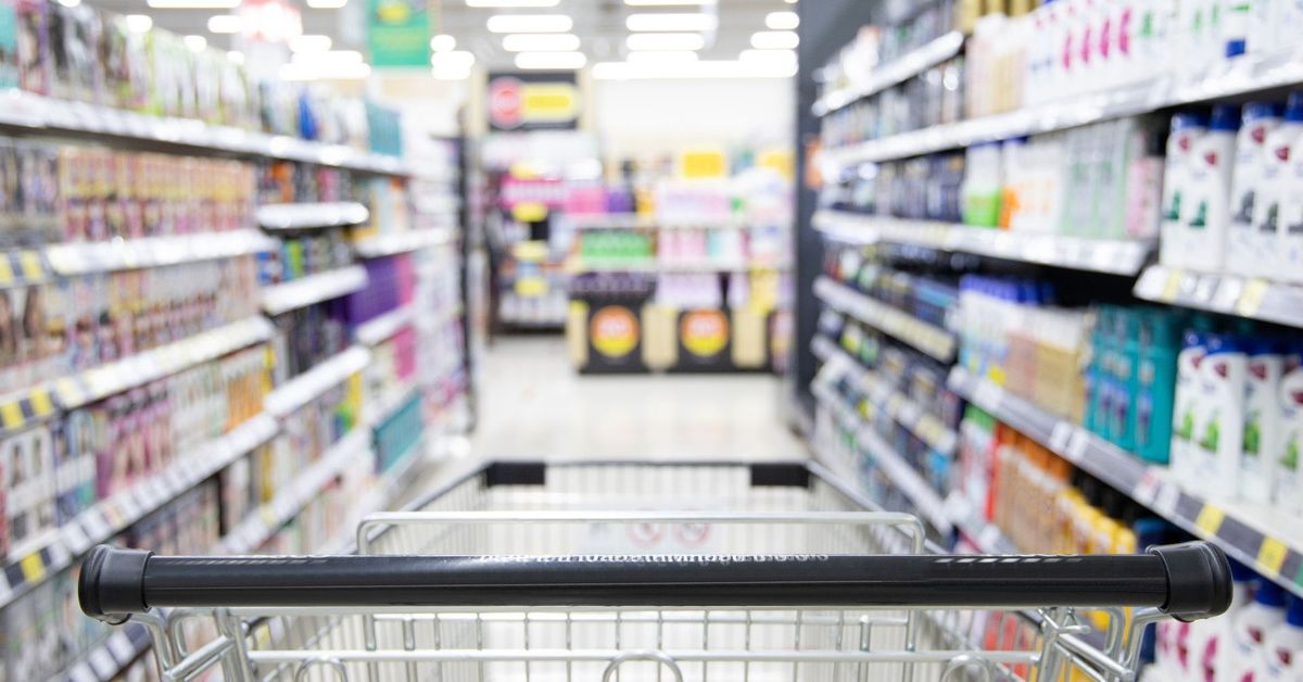 Hacienda limita para 2026 la cantidad del pago en efectivo en los supermercados y comercios