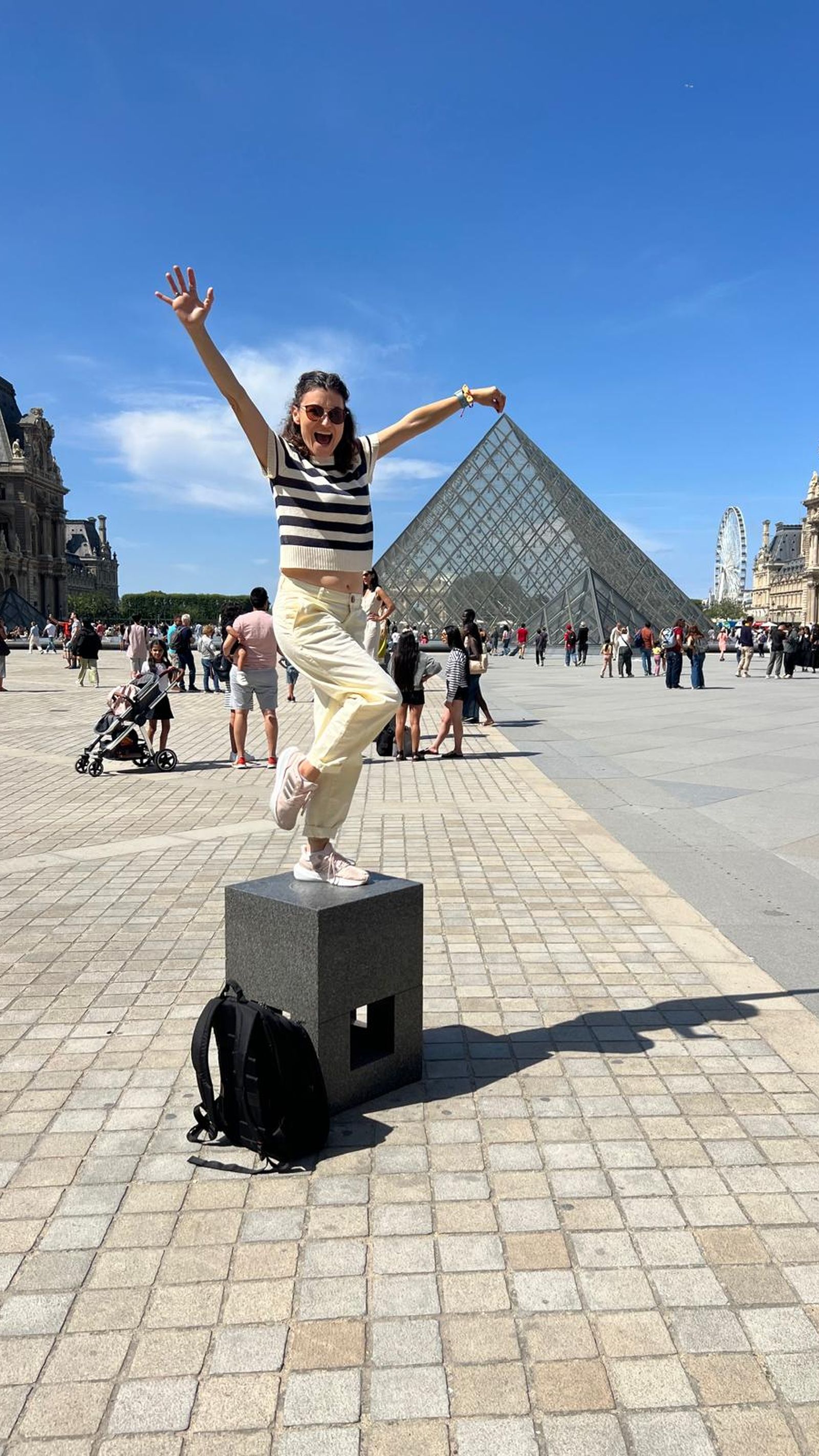 María Ángeles, de viaje en París.