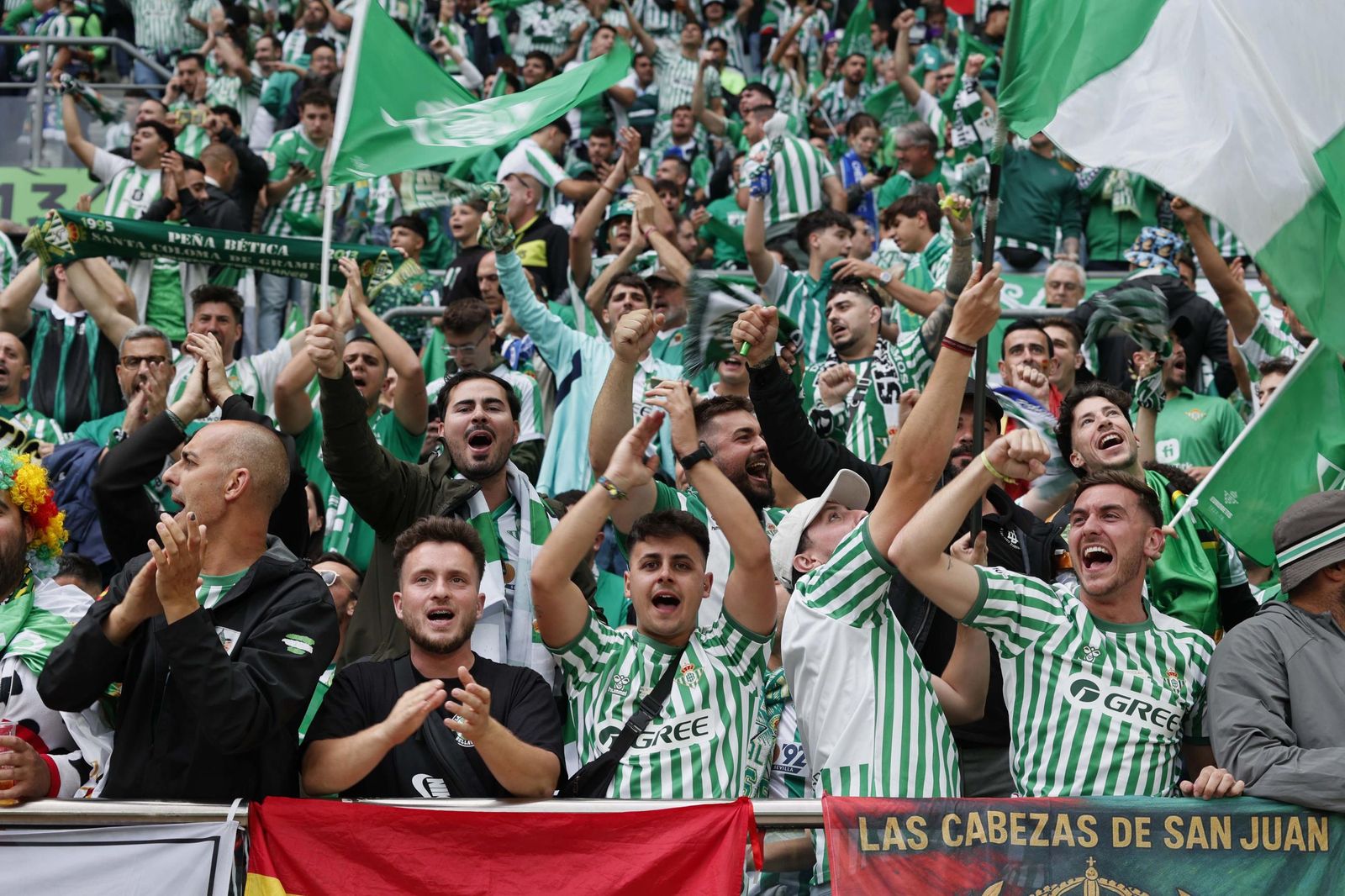 La afición del Betis en la final de la Conference League