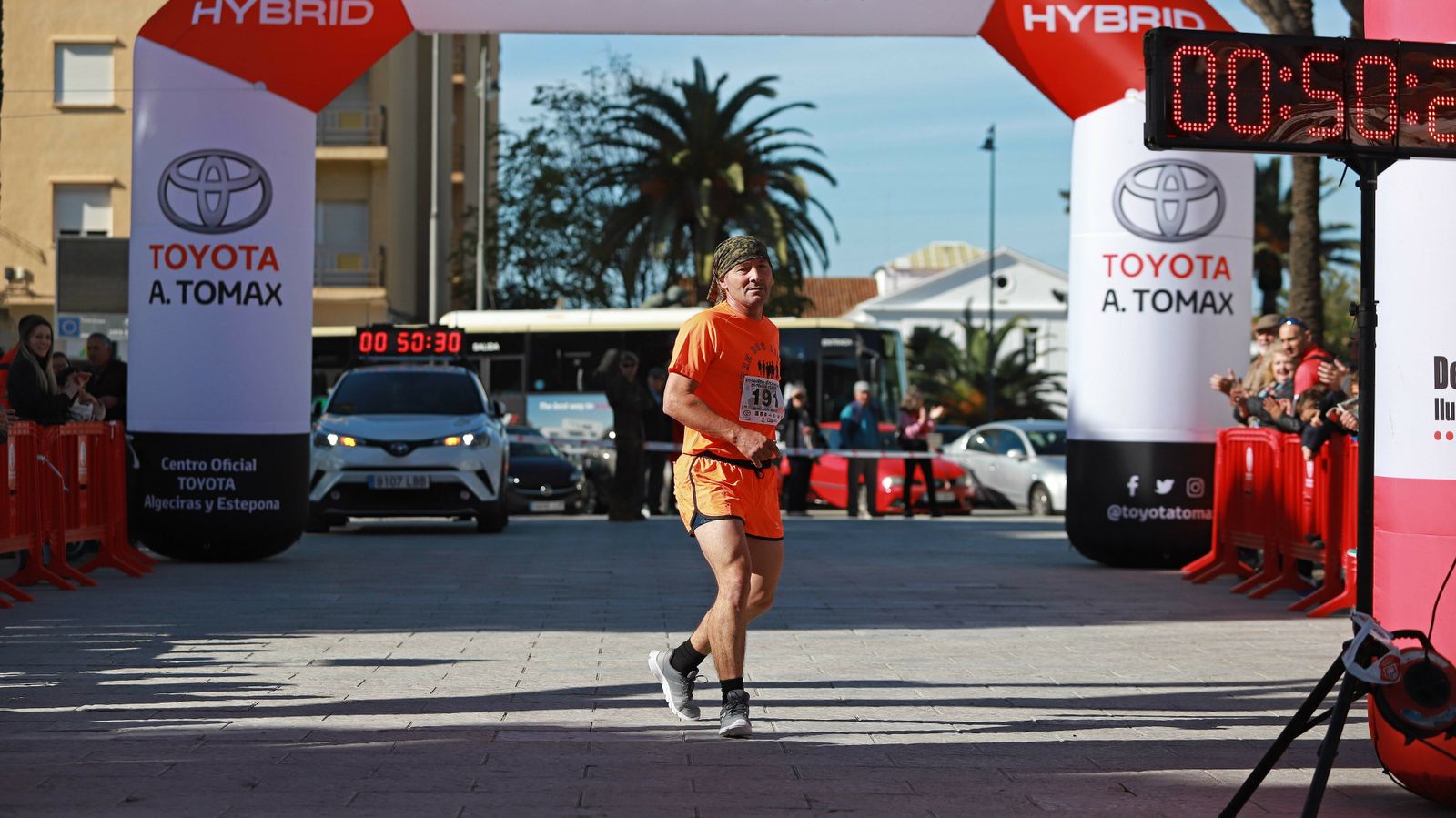 Las mejores fotos de la VIII Carrera Cívico Militar 'Entre dos ciudades'