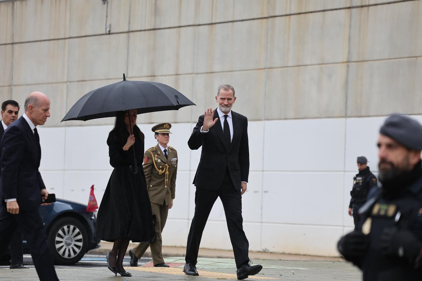 Los reyes a su llegada a Huelva.