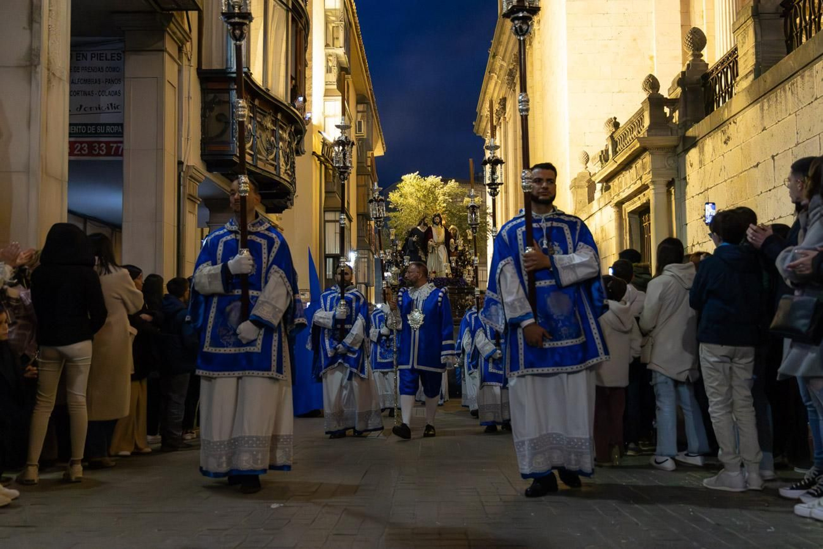Los jiennenses se entregan a una tarde de Amor, Perdón y Esperanza.