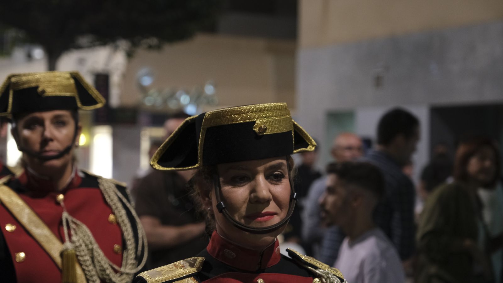 Imágenes de La Magna por las calles de Almería