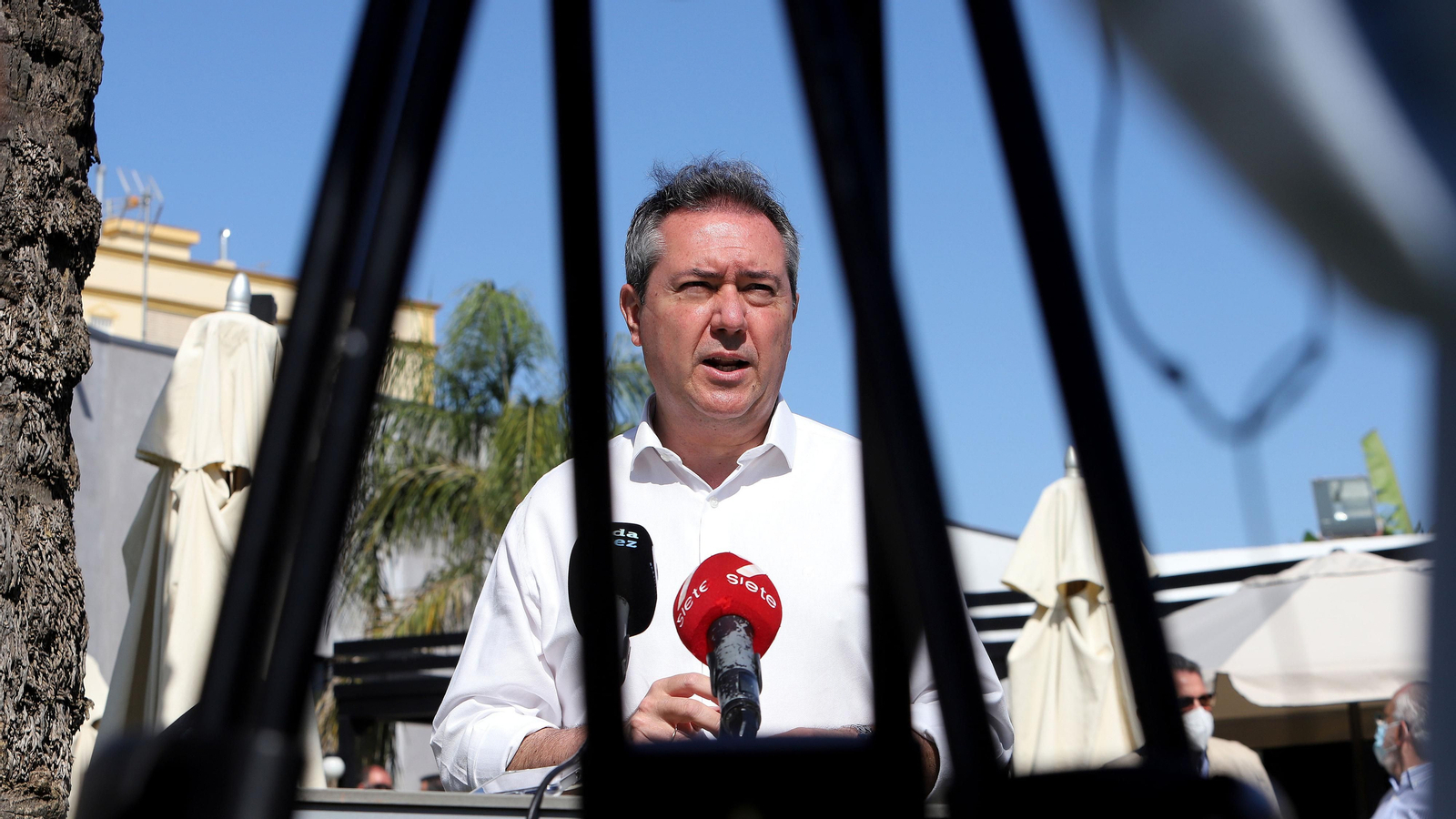 Juan Espadas en Piscinas Jerez