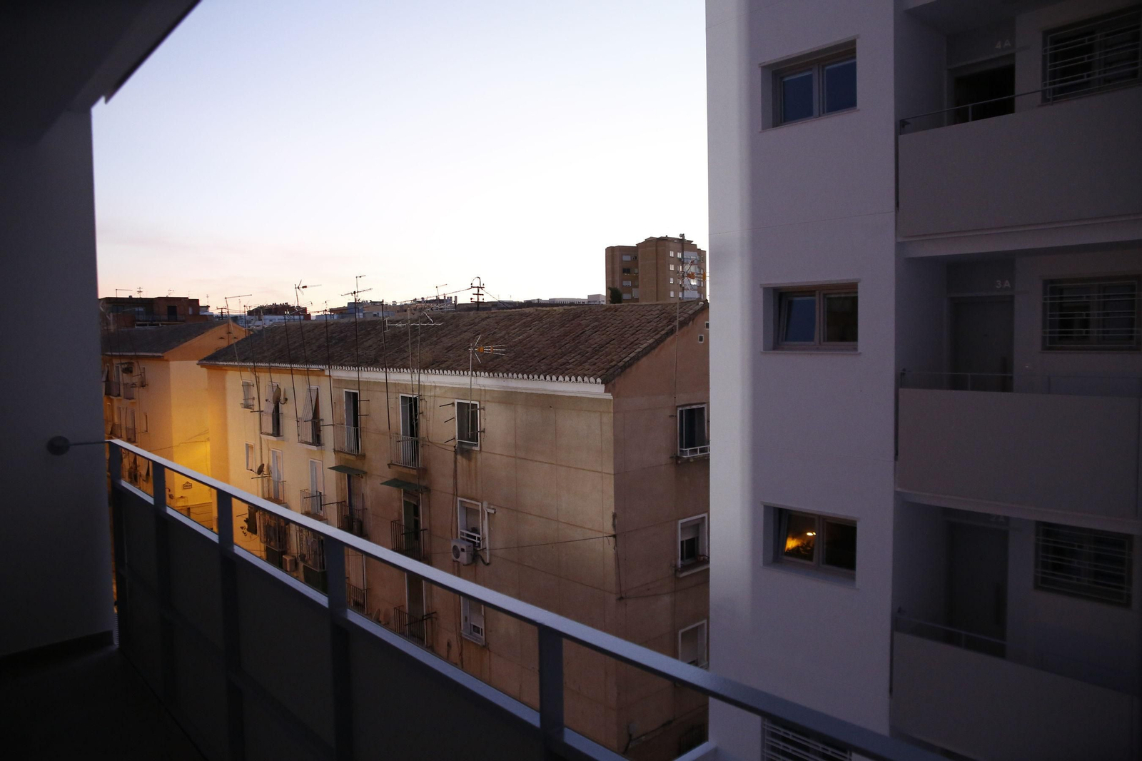 Los vecinos de Santa Adela piden una mayor intervención social para no convertir la zona en un "ghetto"