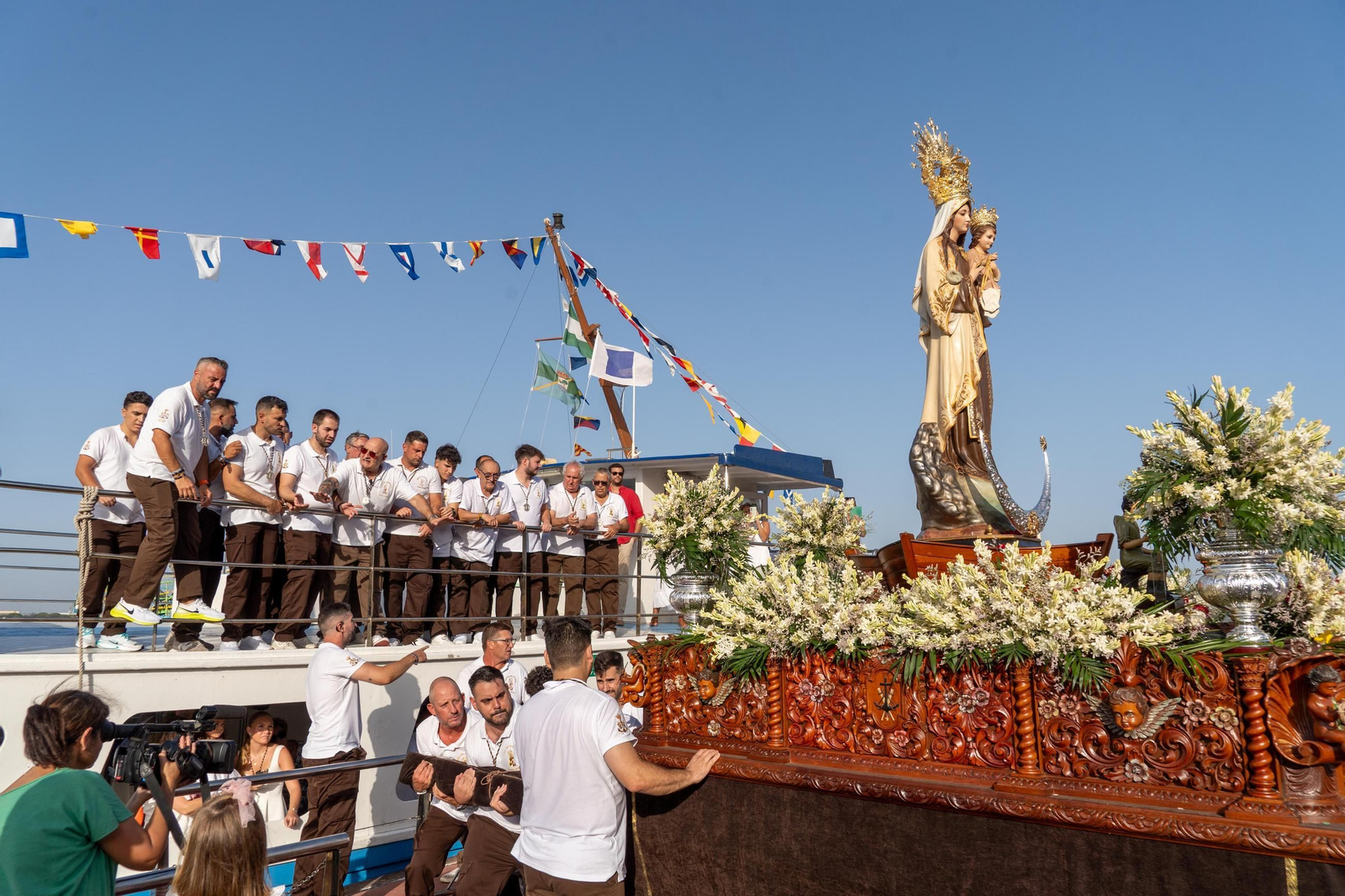 Imágenes de la Solemne Procesión marítima de la Virgen del Carmen en Punta Umbría