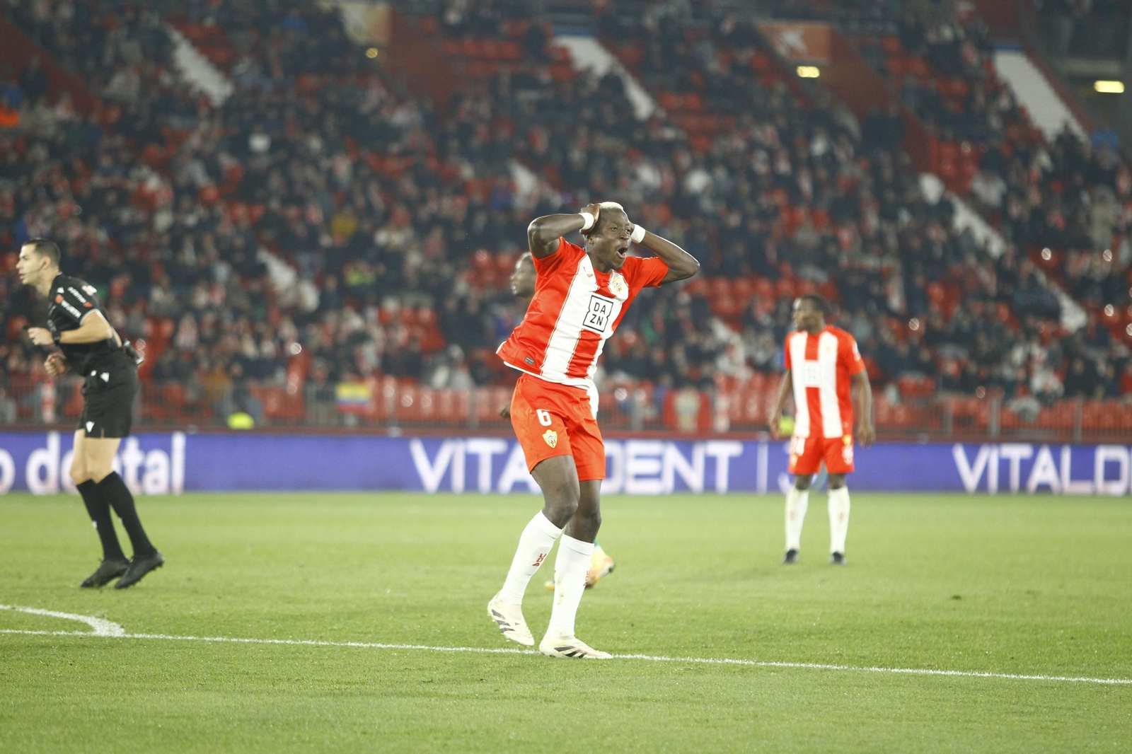 Las imágenes del partido U.D. Almería-S.D. Huesca