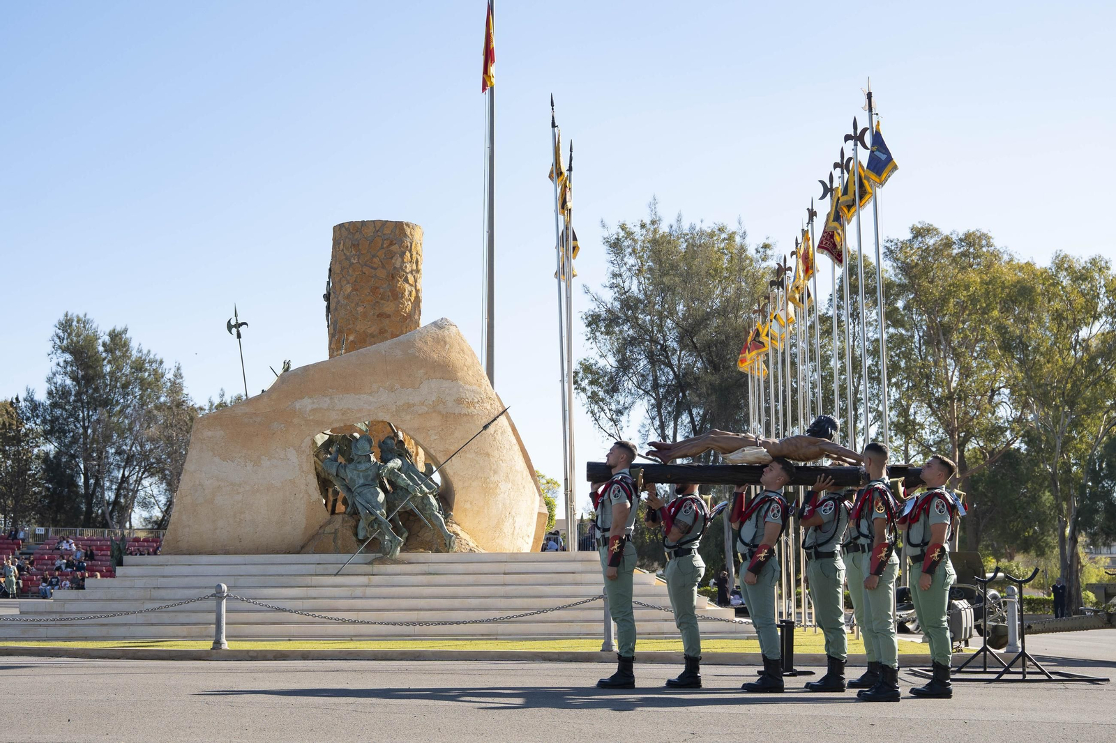 Así conmemora el día de la Inmaculada Concepción la Brigada de la Legión en Almería y despide al contingente que parte a Eslovaquia