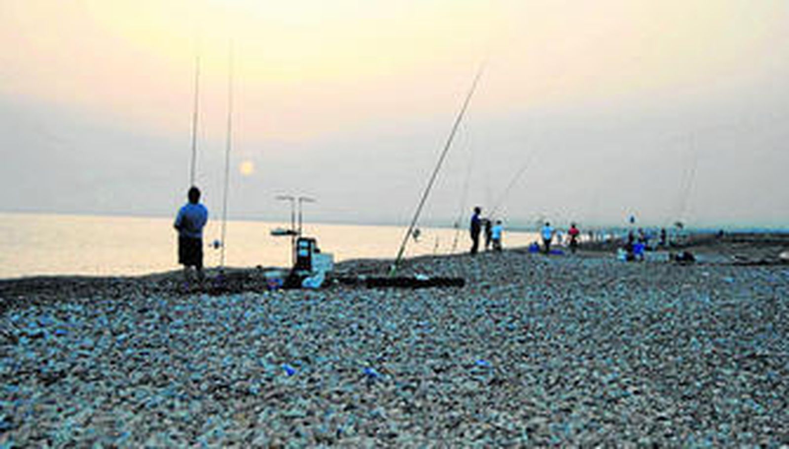 La pesca aficionada es una práctica muy extendida y tradicional en el litoral del municipio.