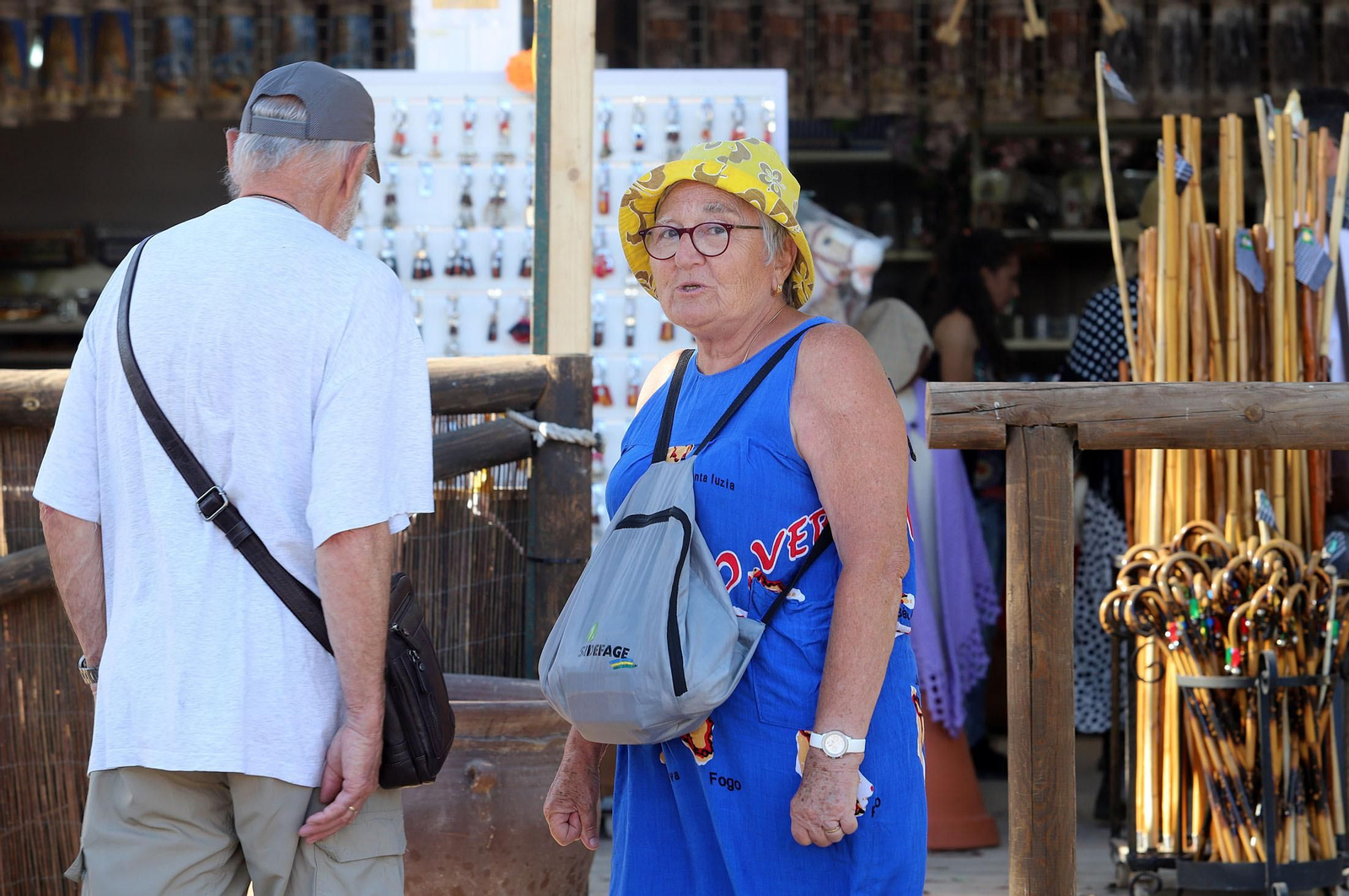 Ambiente en la aldea del Rocío previo a la llegada de las Hermandades, en imágenes