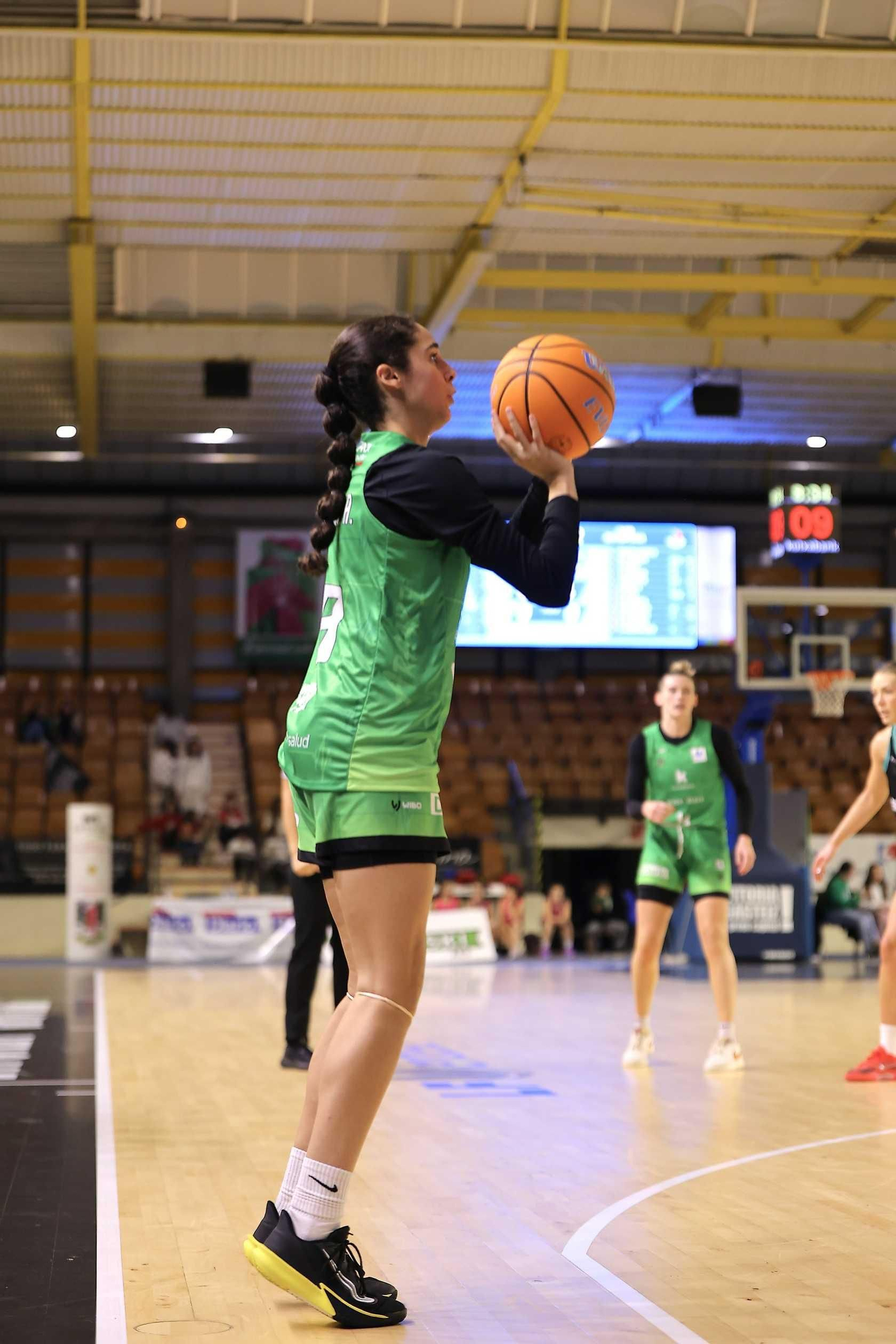 Araski-CAB Estepona: Festival del triples para ganar (71-91)