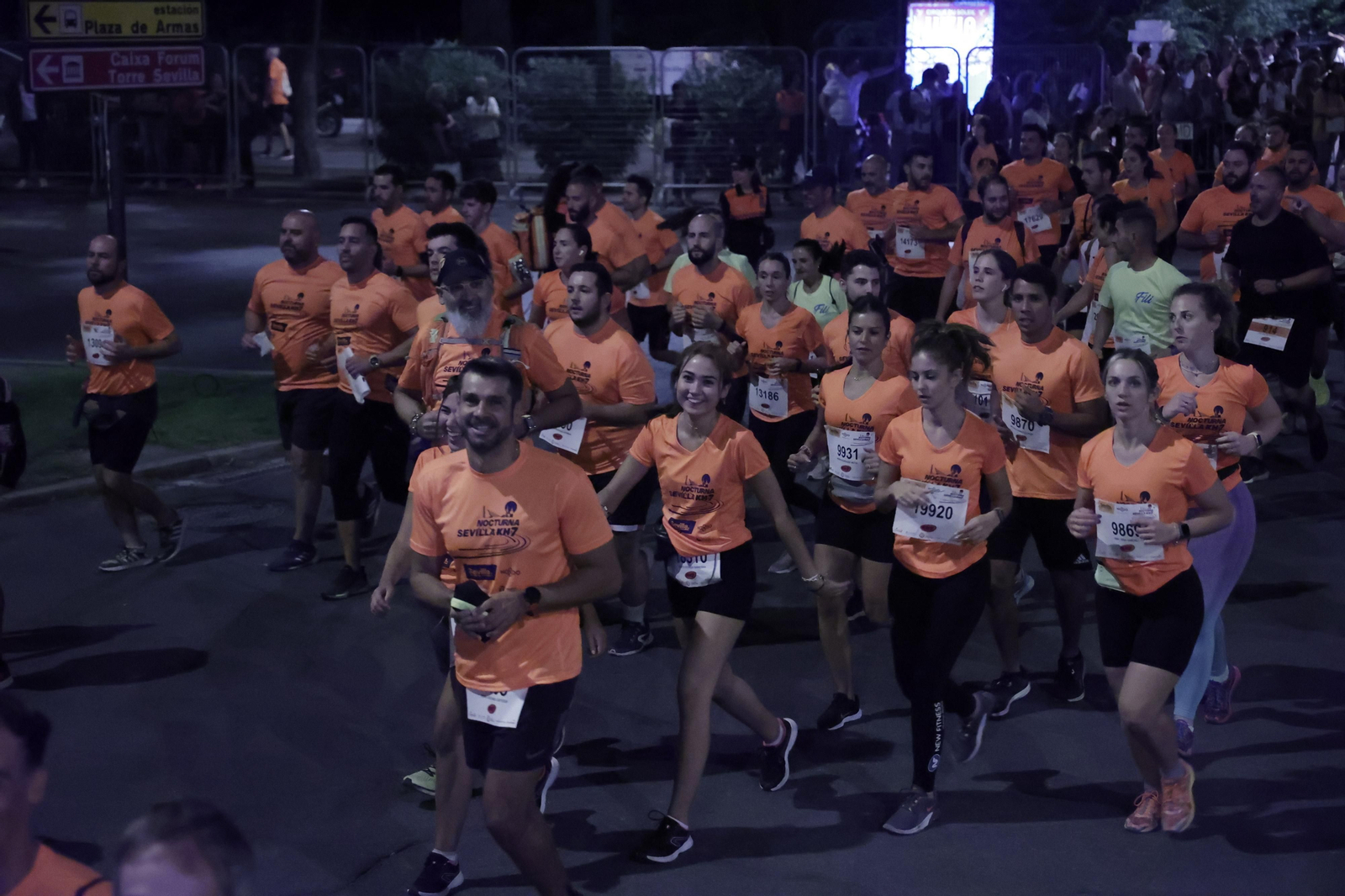 Búscate en la Carrera Nocturna de Sevilla (8)