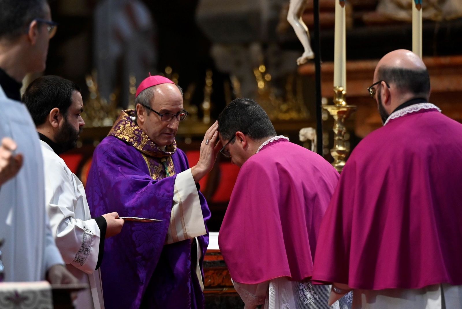 El Miércoles de Ceniza en la Catedral de Córdoba, en imágenes