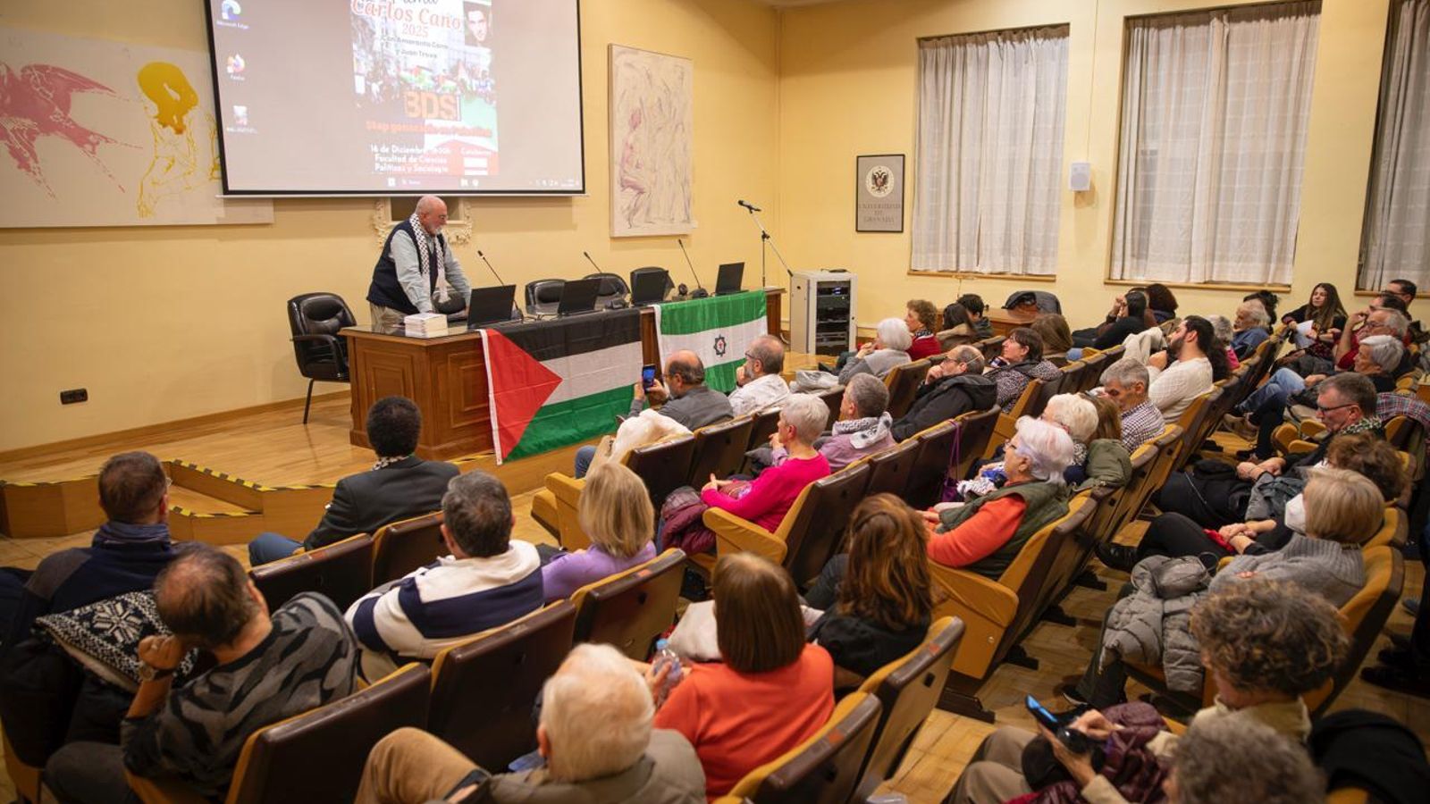 Acto de entrega del Premio Carlos Cano 2025 en la Facultad de Ciencias Políticas y Sociología de la Universidad de Granada.