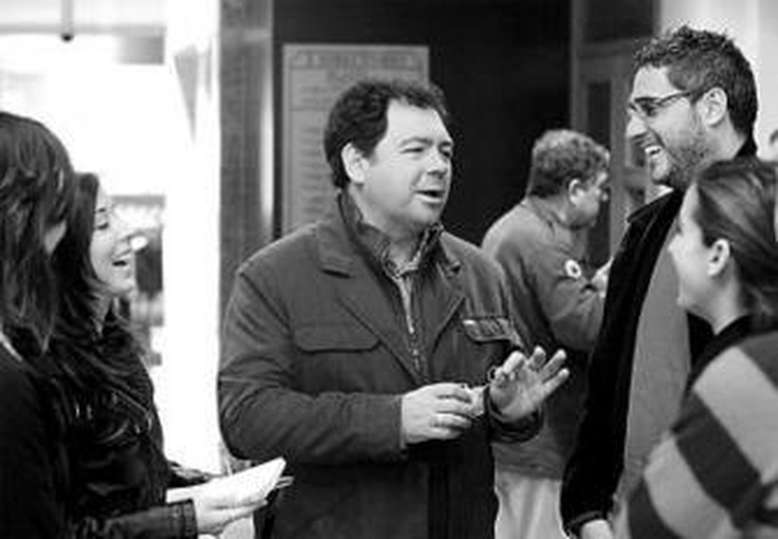 En Los Barrios. Minuto de silencio por un trabajador fallecido.