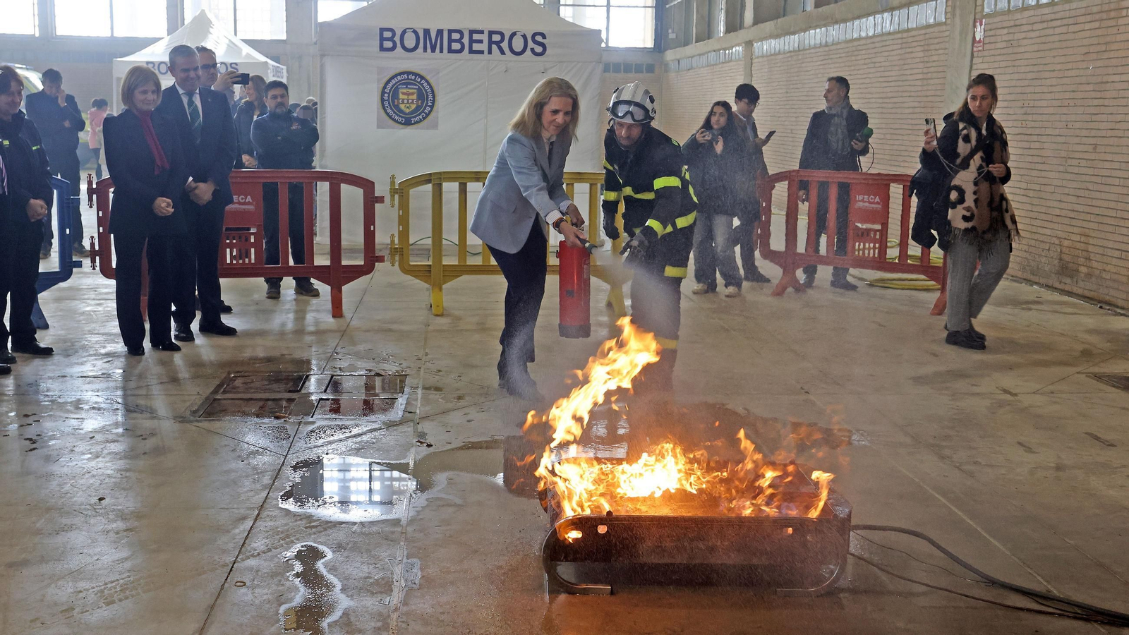 La Infanta Elena y la Alcaldesa de Jerez en la Inauguración de la XX Semana de la Prevención de Incendios Mapfre 2025 en Jerez