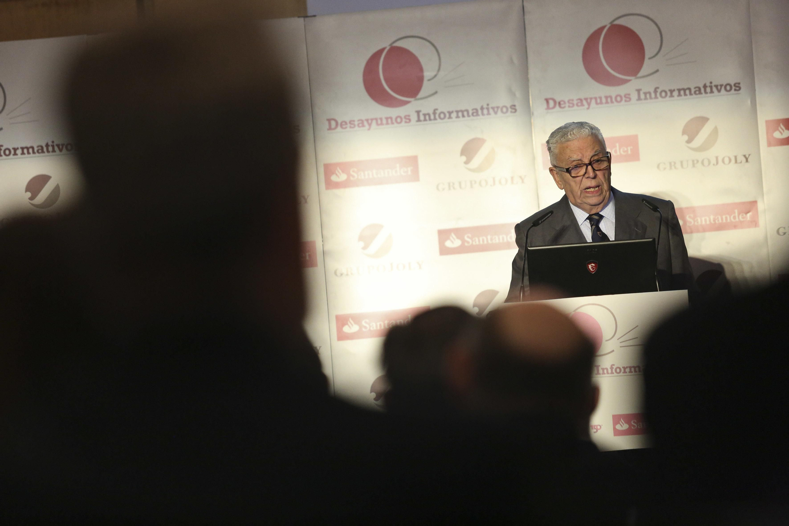 Las imágenes del desayuno-coloquio con Rafael Domínguez de Gor