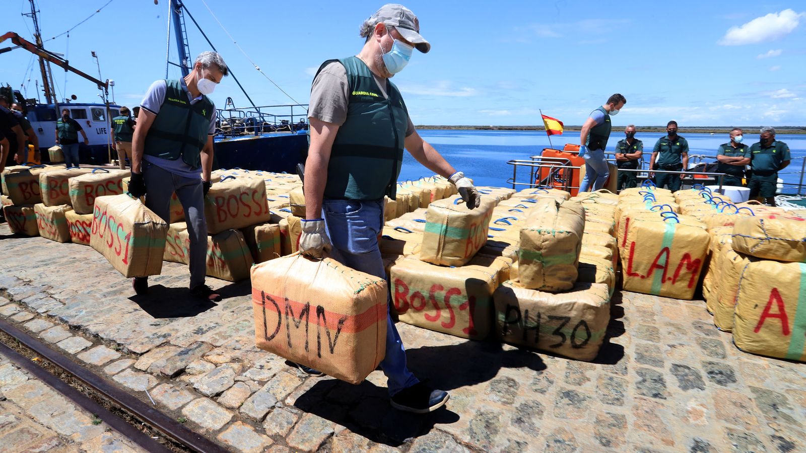 Incautación del hachís en el Puerto de Huelva.